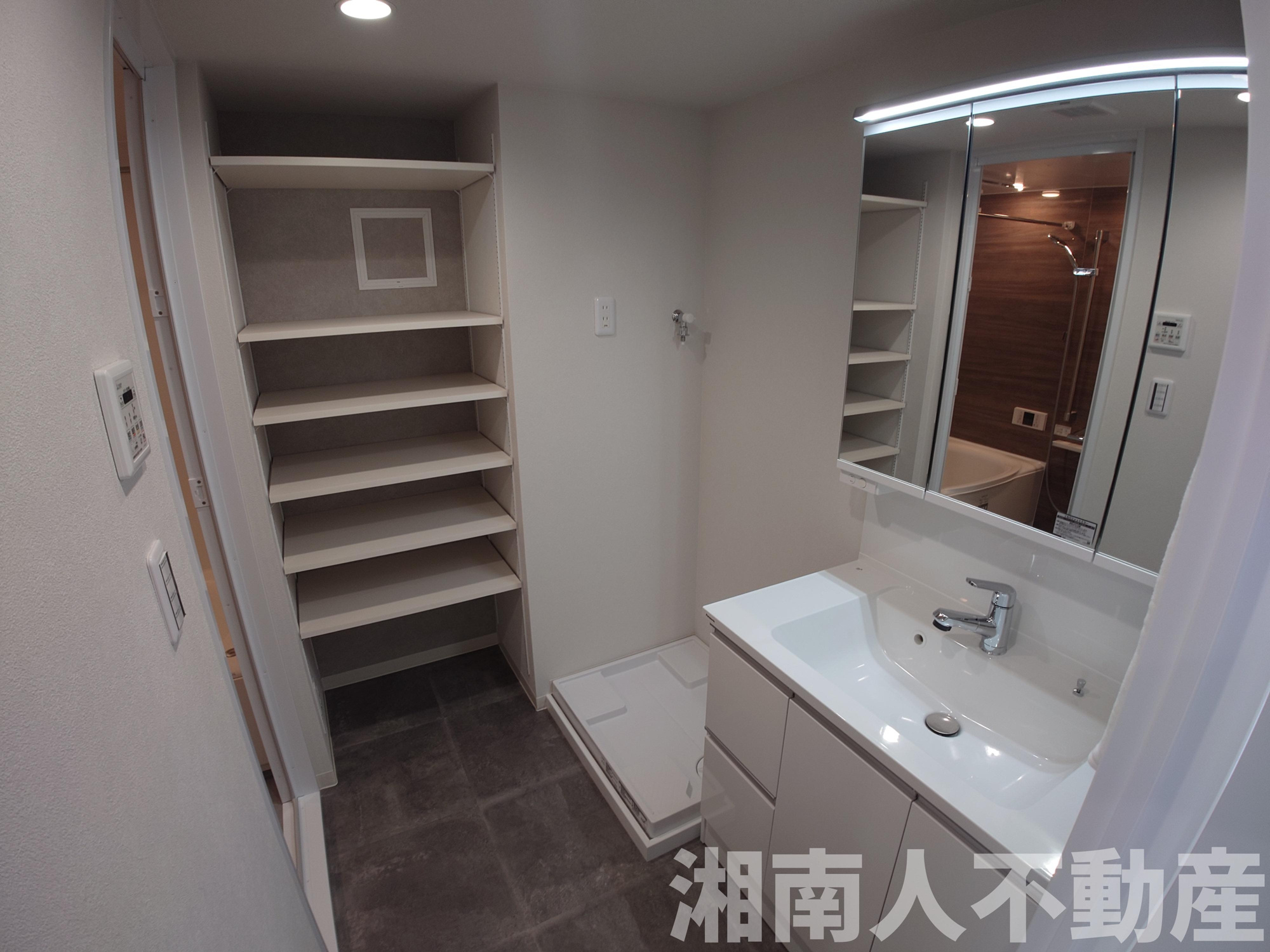 パレ平塚すみれ平参番館の独立洗面台|独立洗面台で身支度をすべて済ませてしまいましょう