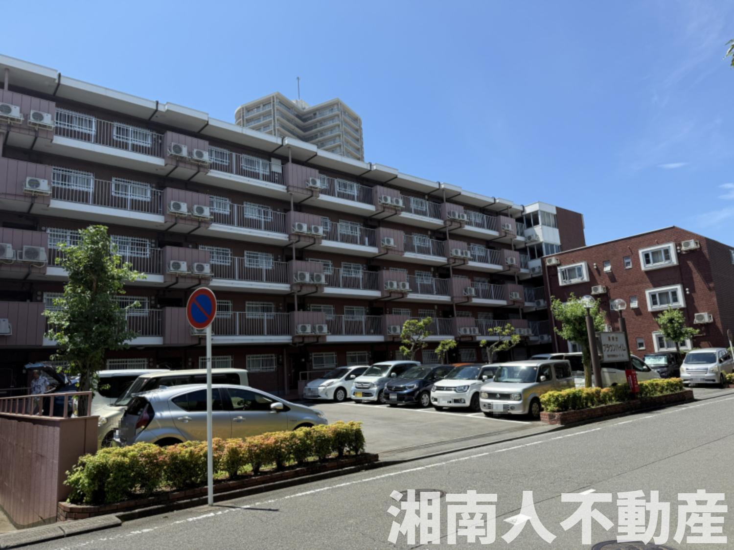 湘南台ブラウンハイムの駐車場
