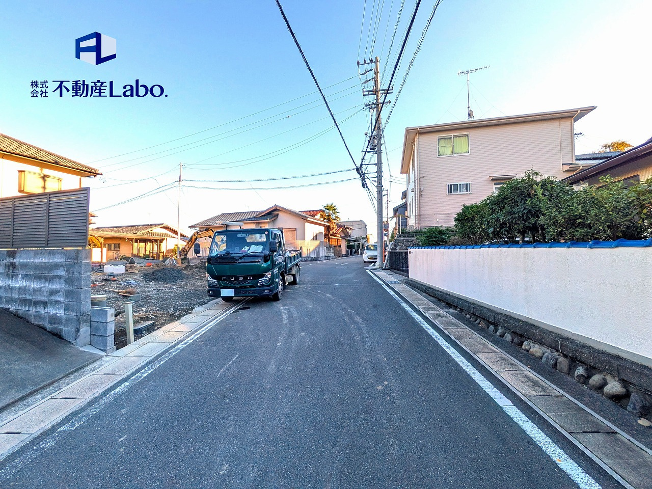 ハートフルタウン　清水区殿沢2丁目2424番　全1棟　の前面道路含む現地写真