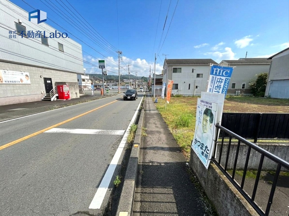 クレイドルガーデン　伊豆の国市中條　第2　全2棟の前面道路含む現地写真