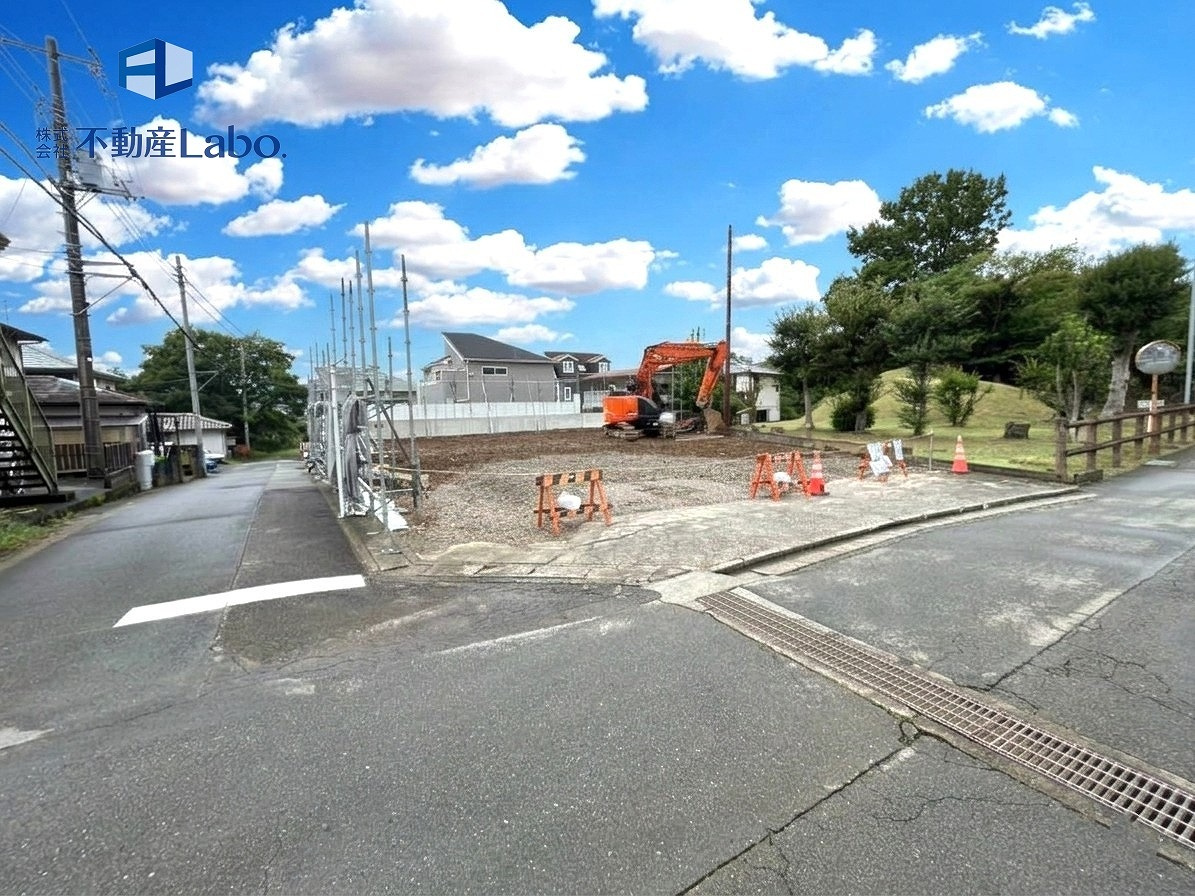 ブルーミングガーデン　田方郡函南町柏谷　全２棟の前面道路含む現地写真