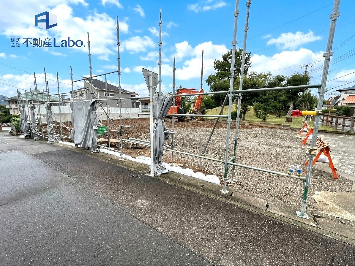 ブルーミングガーデン　田方郡函南町柏谷　全２棟の前面道路含む現地写真