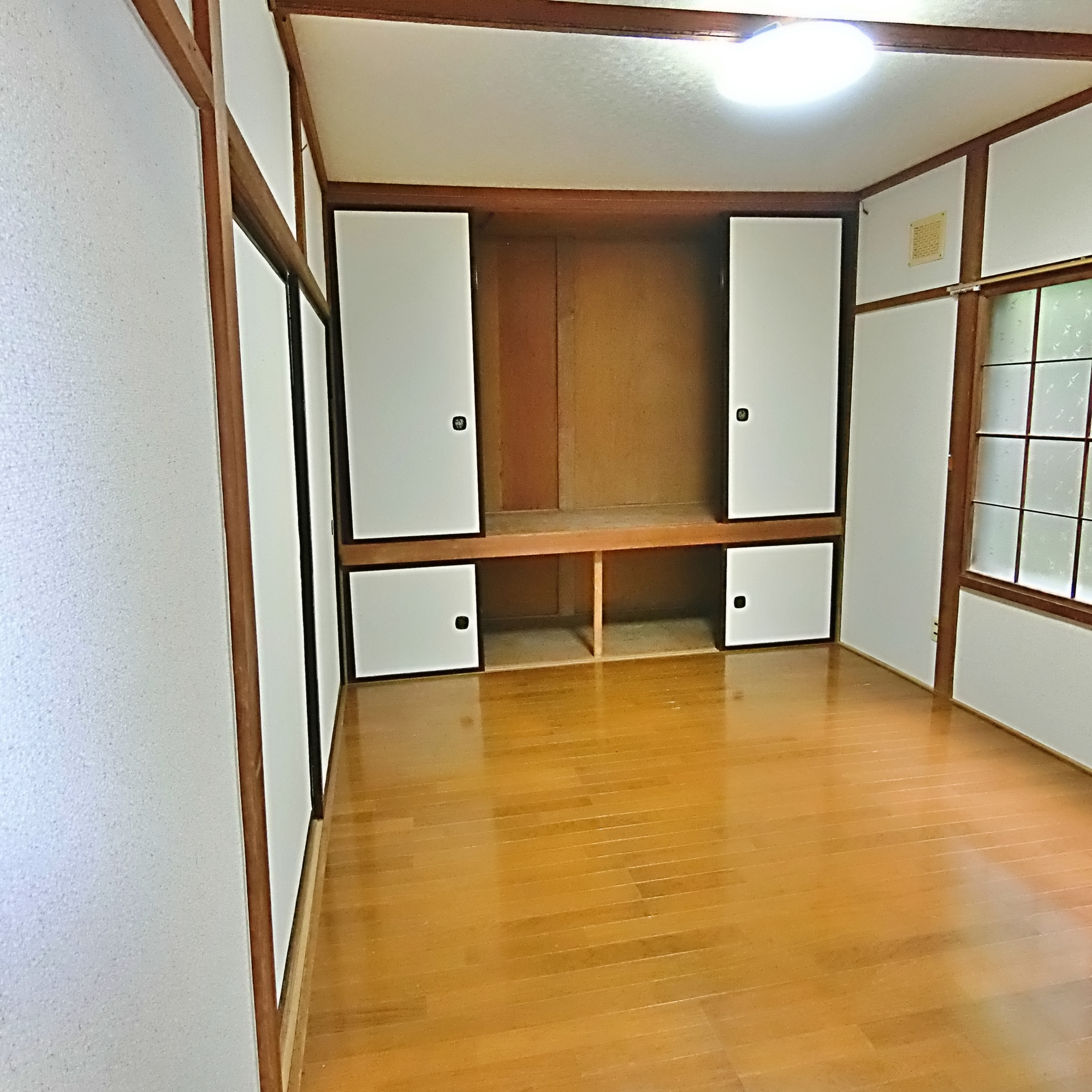 室蘭市増市町1丁目9-21　コーポエスポアールの洋室