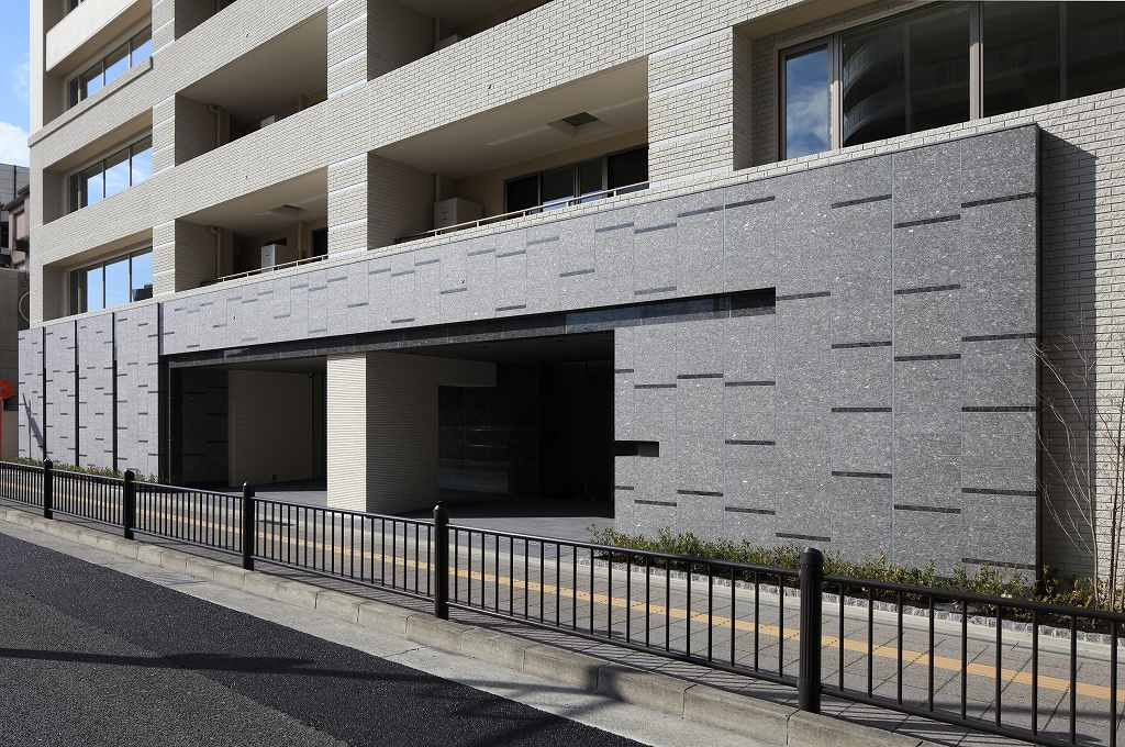 ロジュマン高槻ステーションフロントの外観