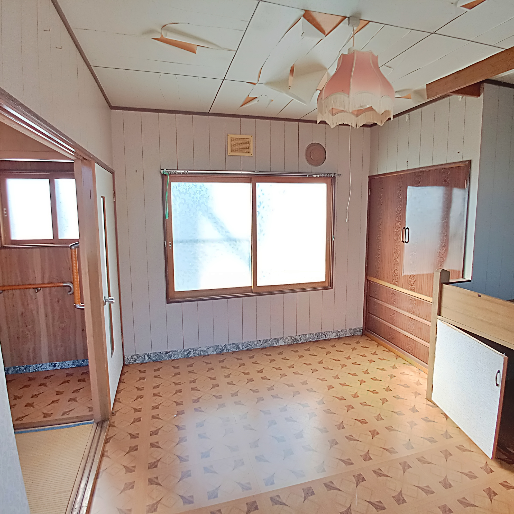 室蘭市高砂町2丁目9-19　中古住宅の洋室