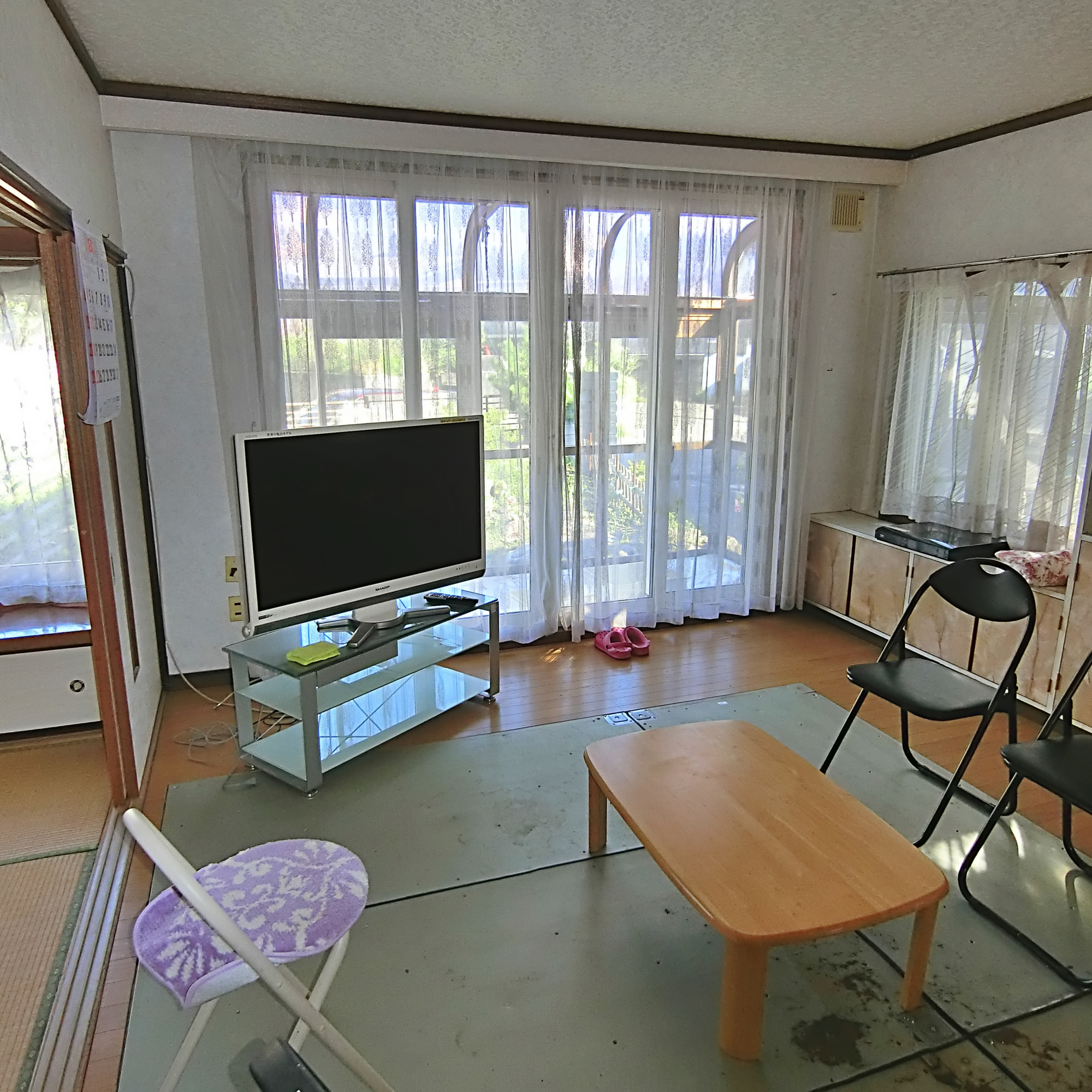 室蘭市高砂町2丁目9-19　中古住宅の居間・リビング