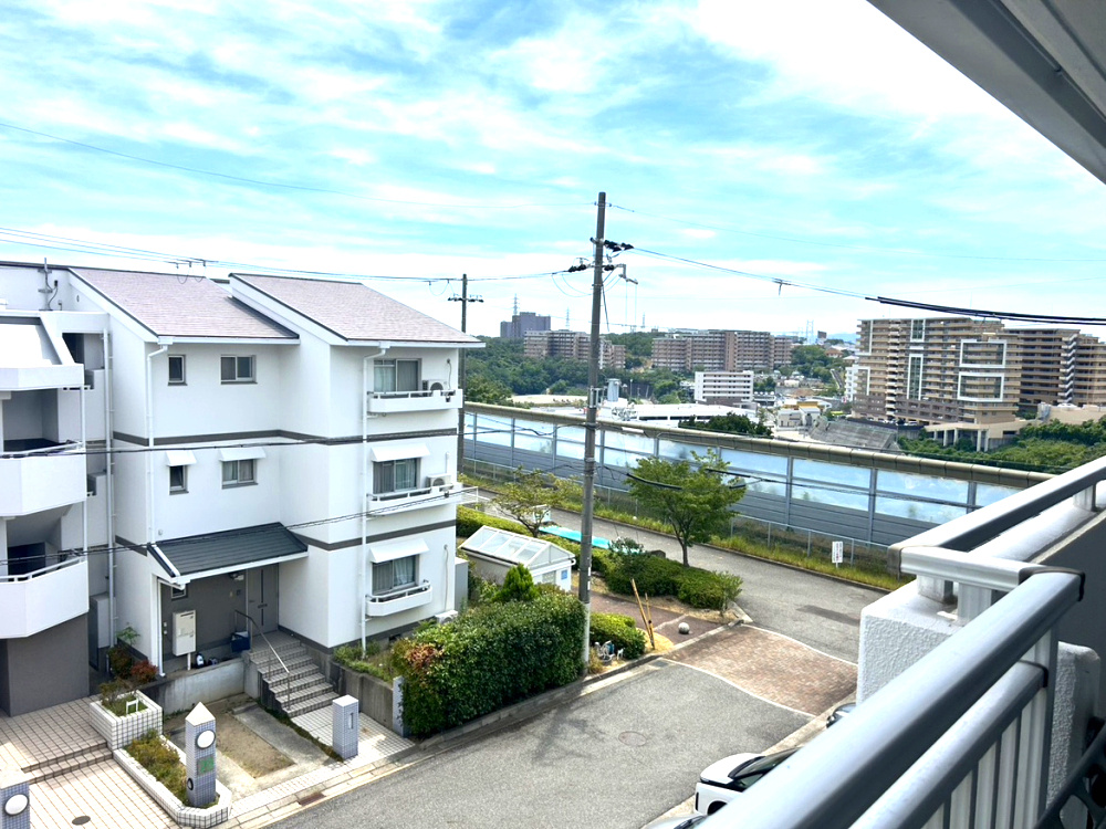 コンフォール学園緑が丘第２団地28号棟の展望