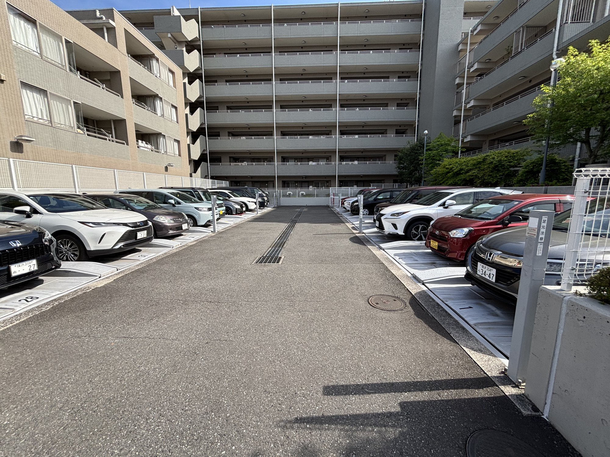 ヴィルヌーブ東戸塚プレジールの駐車場