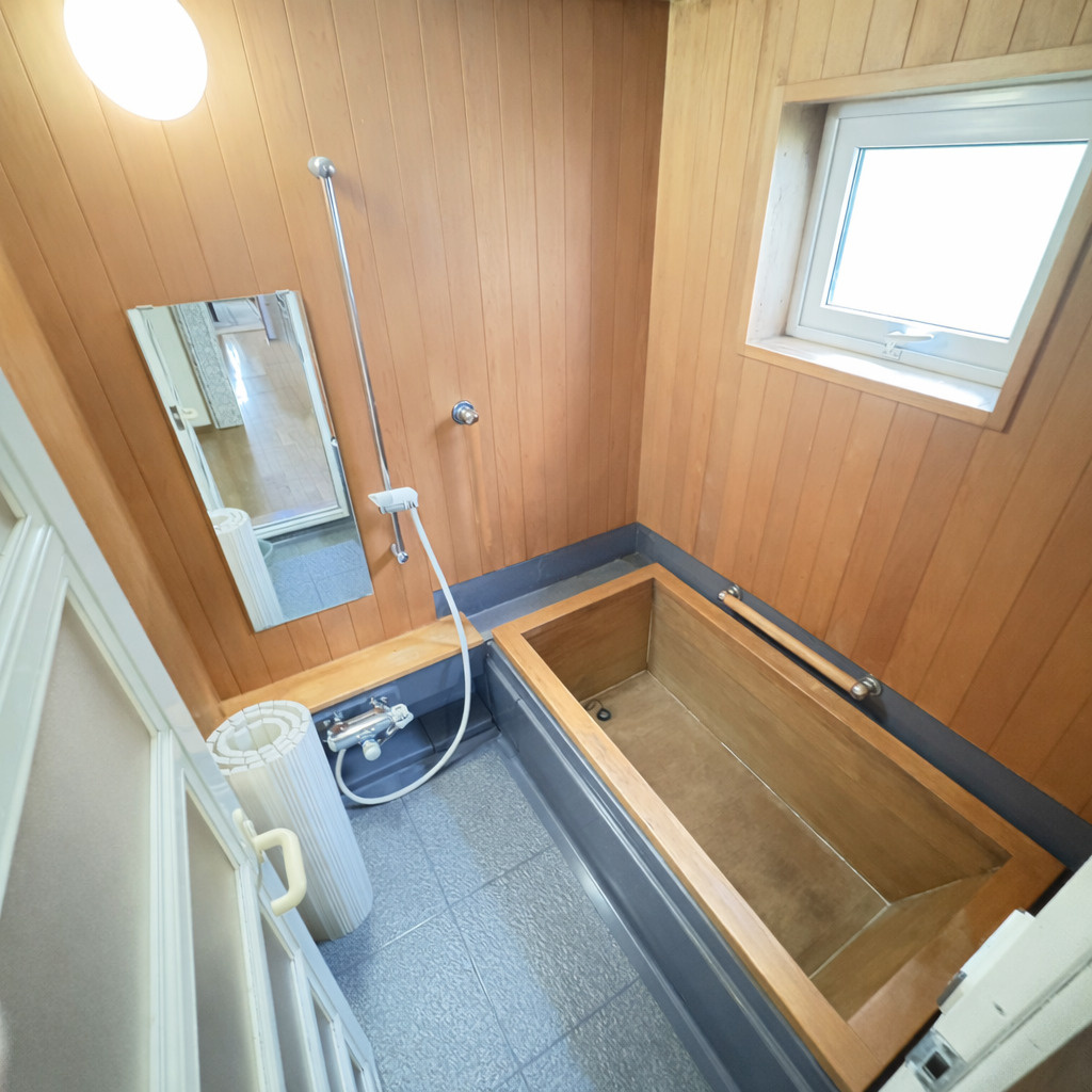 登別市桜木町5丁目12-164　中古住宅の浴室