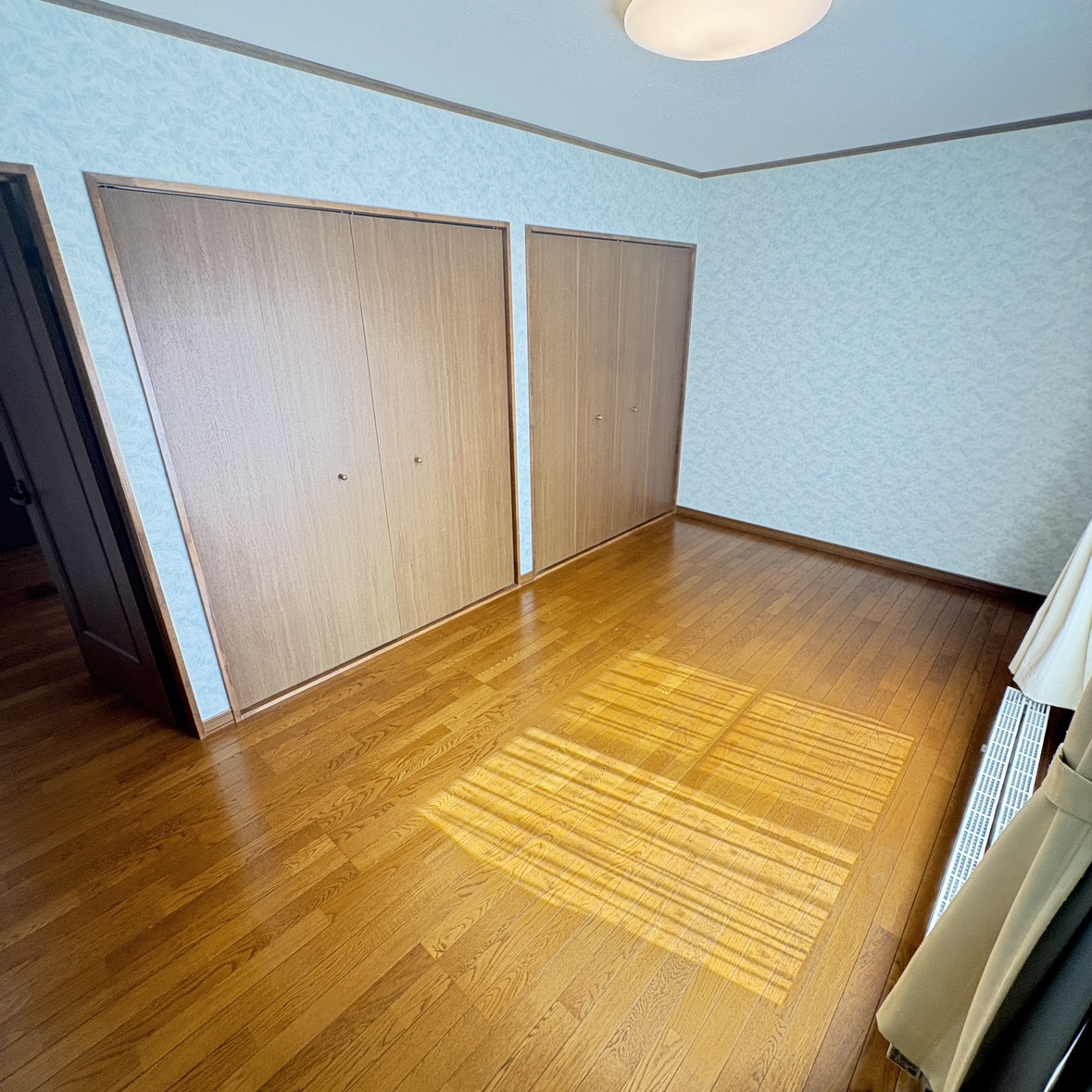 登別市桜木町5丁目12-164　中古住宅の洋室