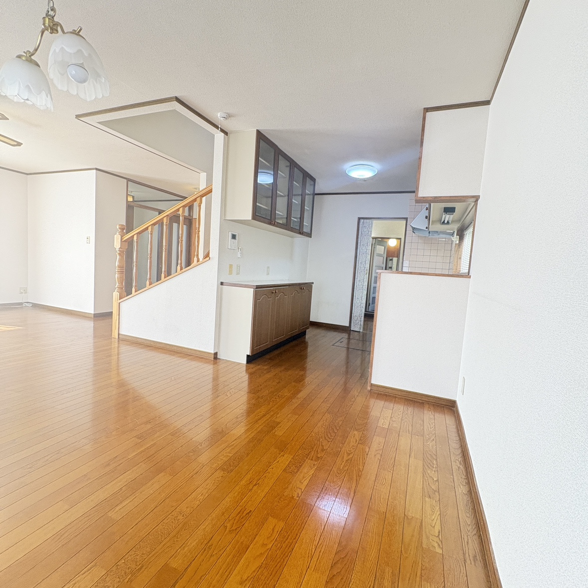 登別市桜木町5丁目12-164　中古住宅の居間・リビング