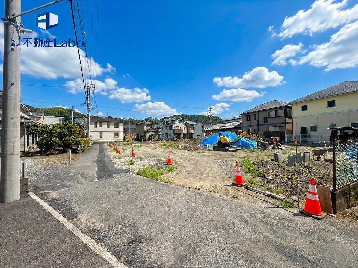 クレイドルガーデン　静岡市葵区新伝馬第3の前面道路含む現地写真|ただいま建築中♪
完成が楽しみです♪