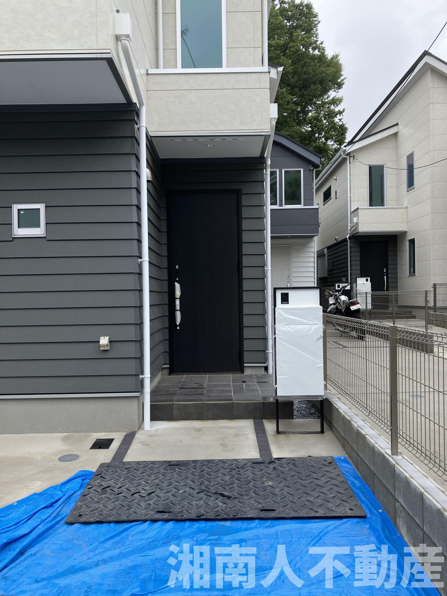 横浜市栄区飯島町４７３新築戸建ての玄関|きれいな玄関です