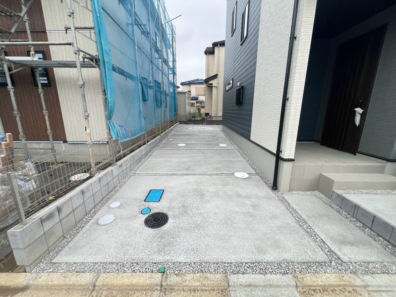 【坂戸市鎌倉町6号棟 駐車スペース】カースペース2台分ございます。
