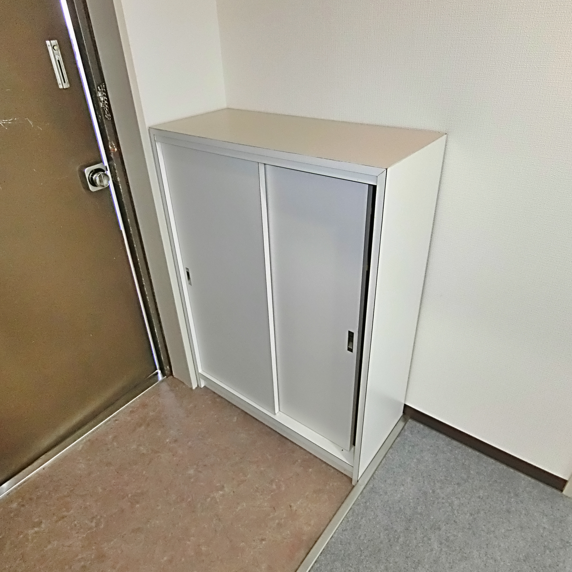 室蘭市高砂町2丁目31-23　財形第19高砂コーポ507の玄関