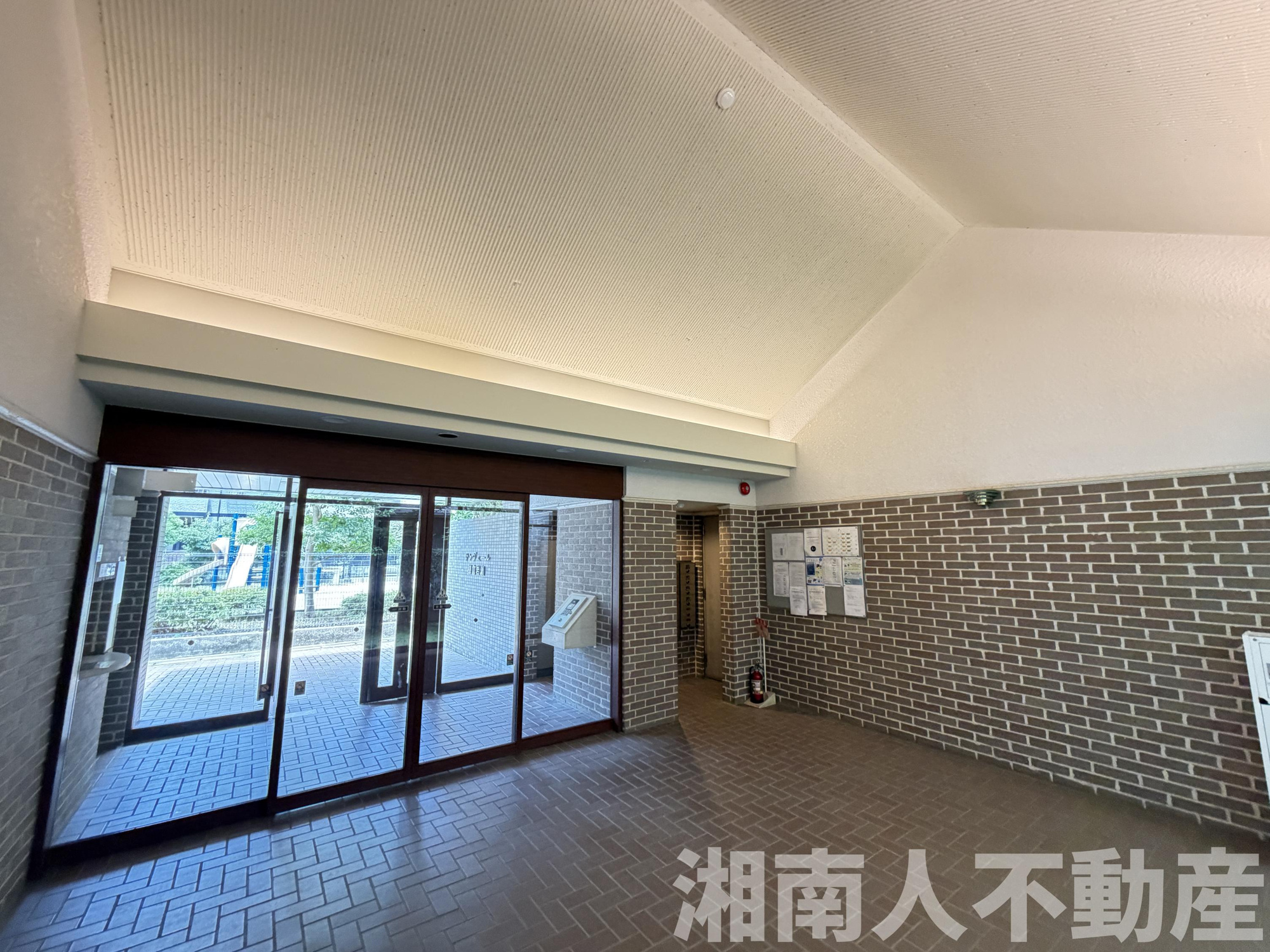 サンヴェール鎌倉岩瀬のエントランス