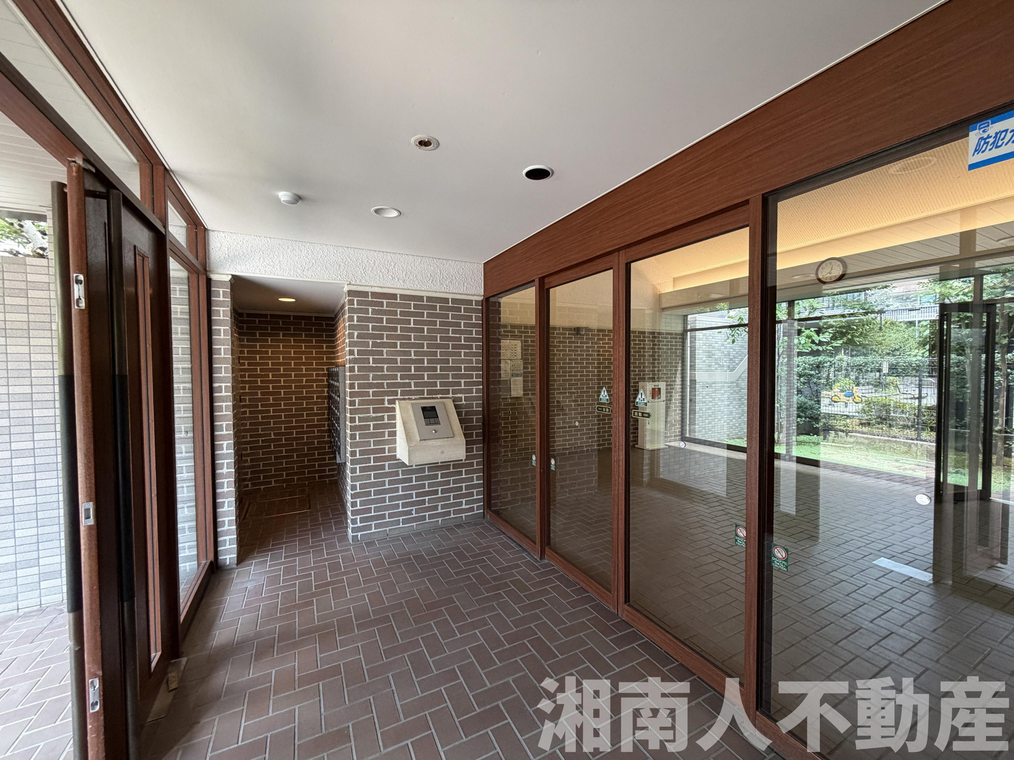 サンヴェール鎌倉岩瀬のエントランス|落ち着いたエントランスです