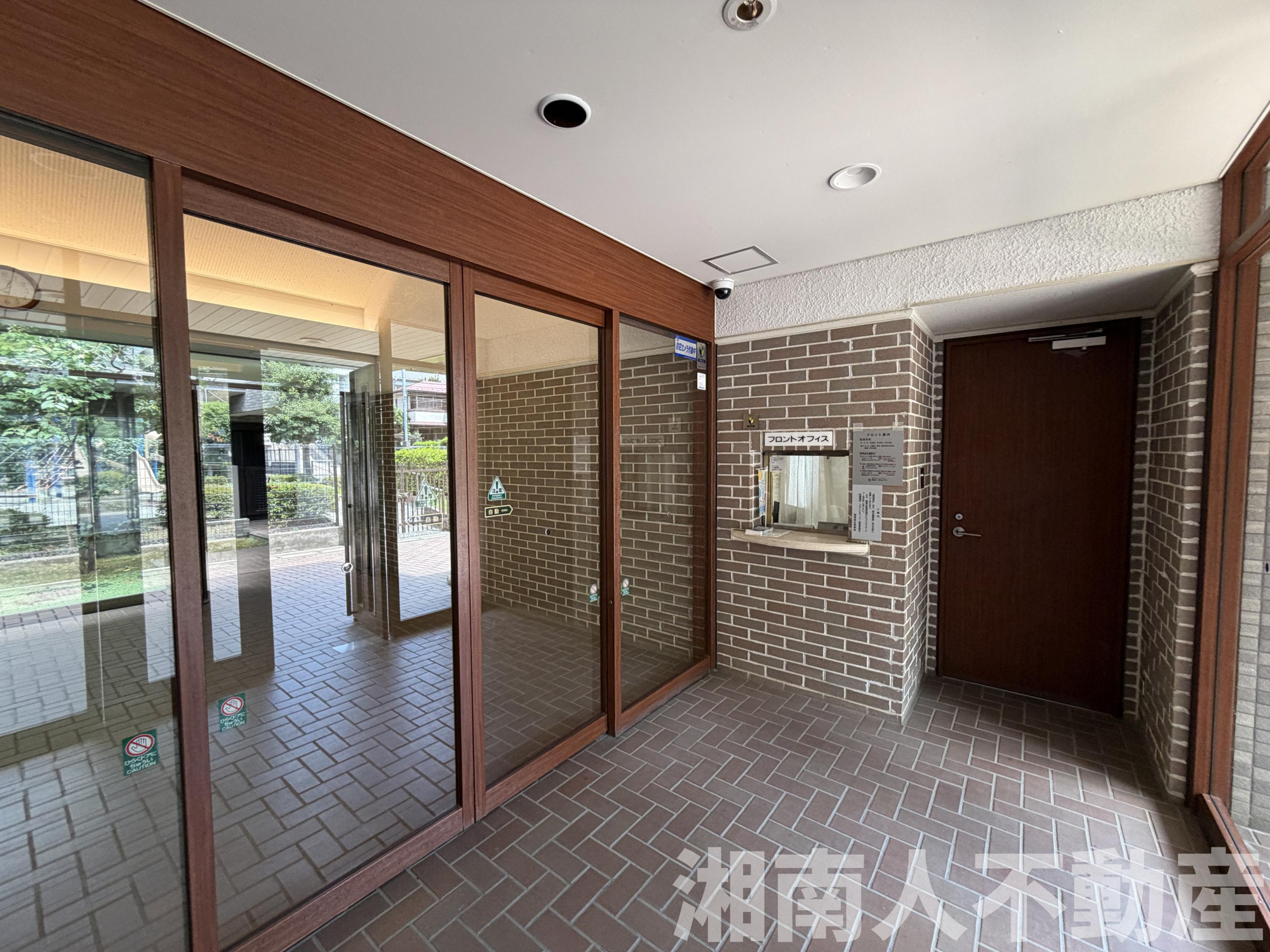サンヴェール鎌倉岩瀬のエントランス