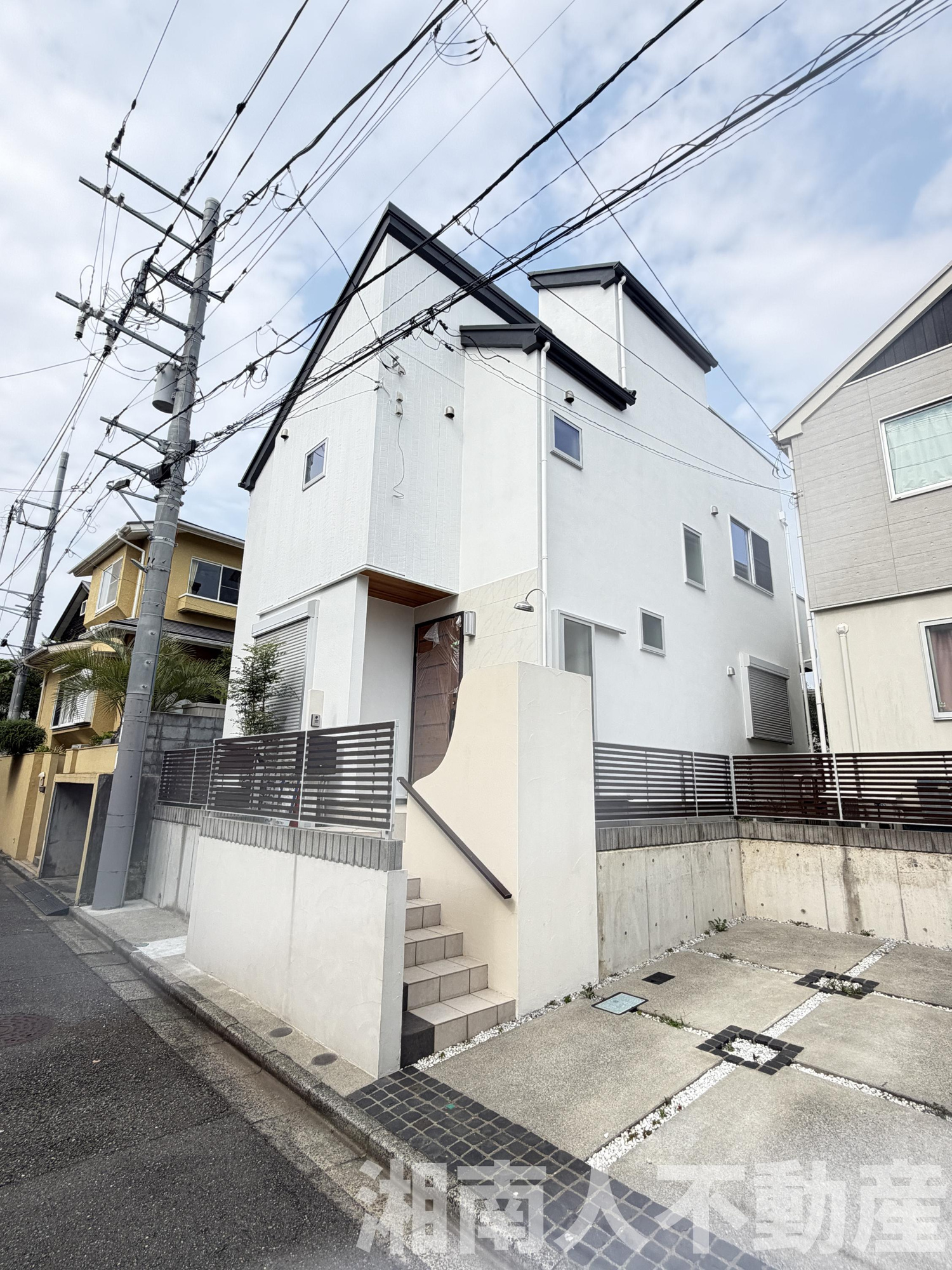 鎌倉市腰越1丁目１０－４３－２戸建の外観|おしゃれな外観です