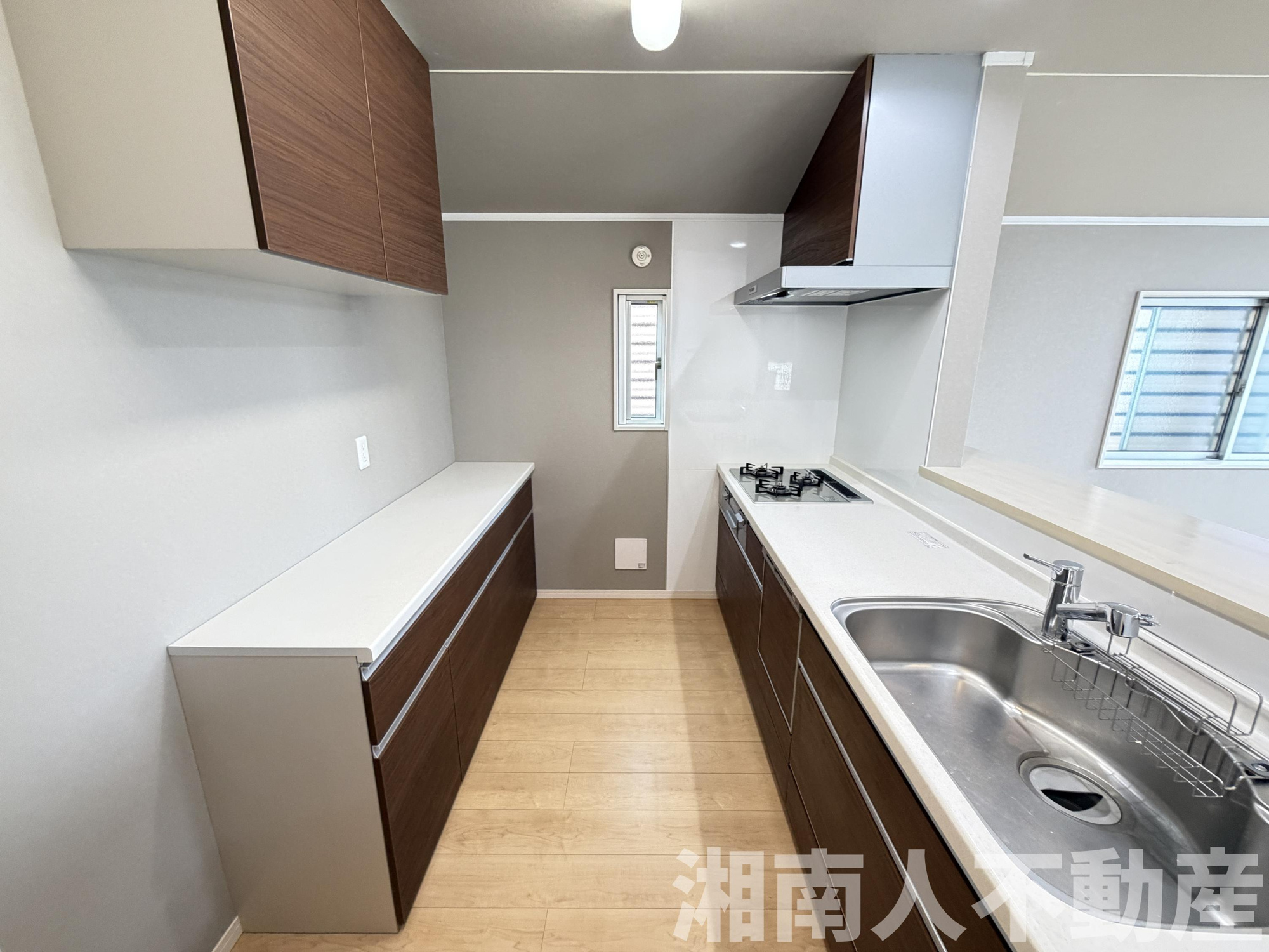 鎌倉市腰越1丁目１０－４３－２戸建のキッチン|きれいなキッチンです