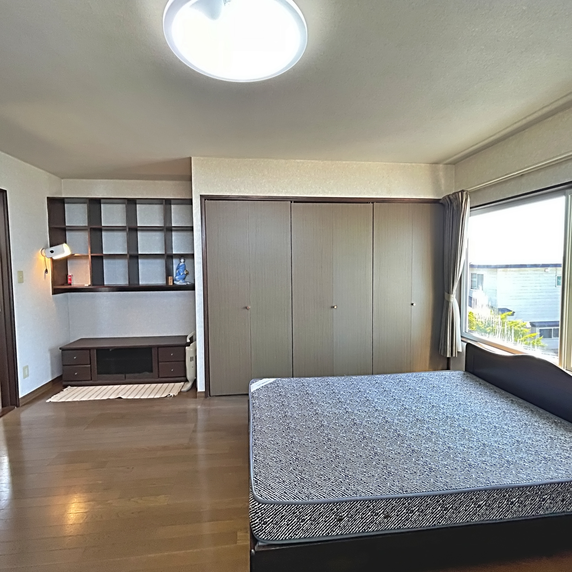 室蘭市白鳥台1丁目24-22　中古住宅の洋室