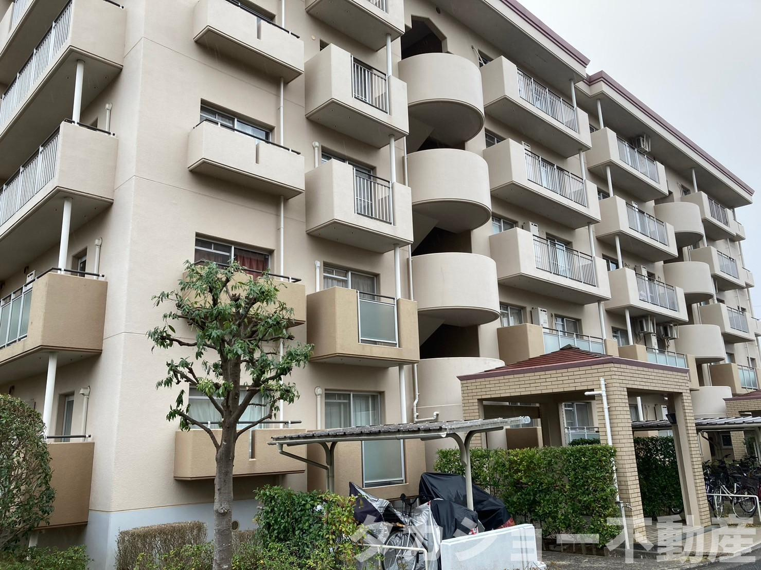 プラザ学園前　第4号棟の外観|おしゃれな外観です