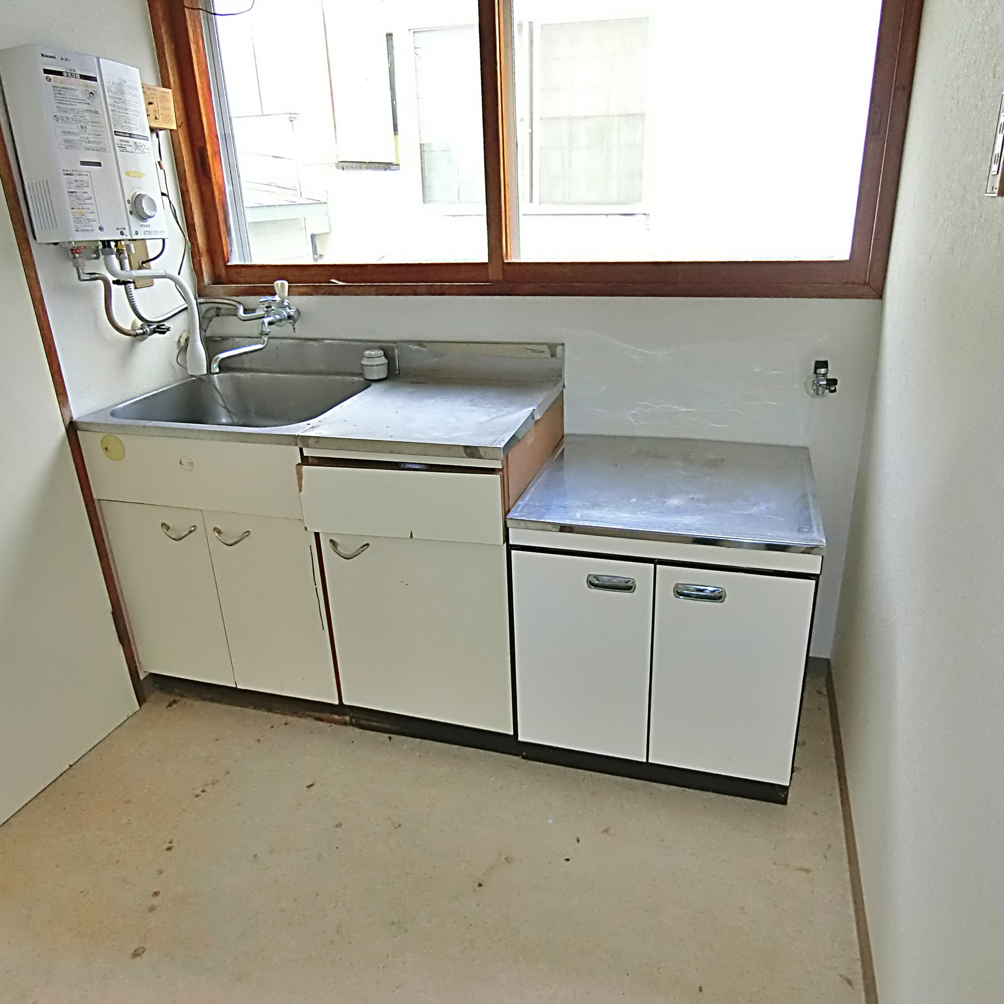室蘭市日の出町1丁目19-17　共同ビルのキッチン