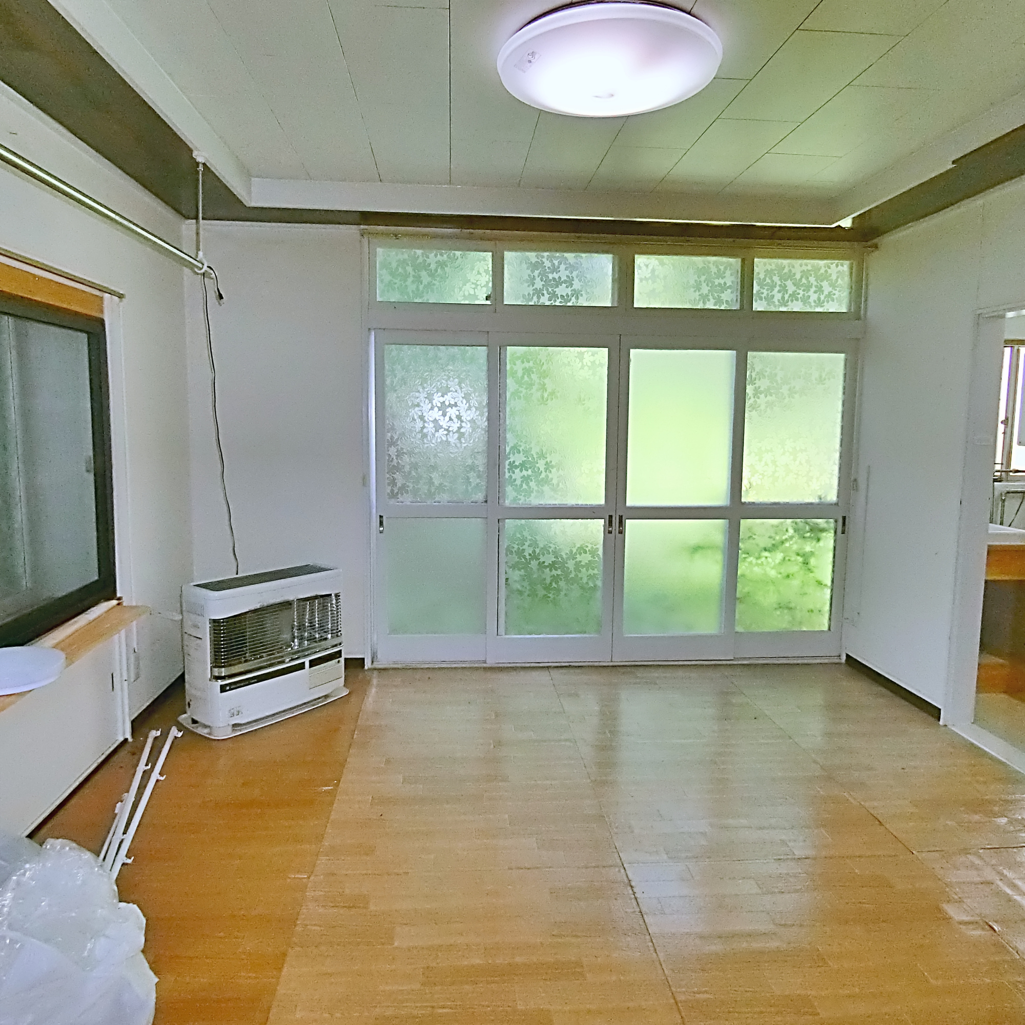 室蘭市港北町4丁目18-13　中古住宅の居間・リビング