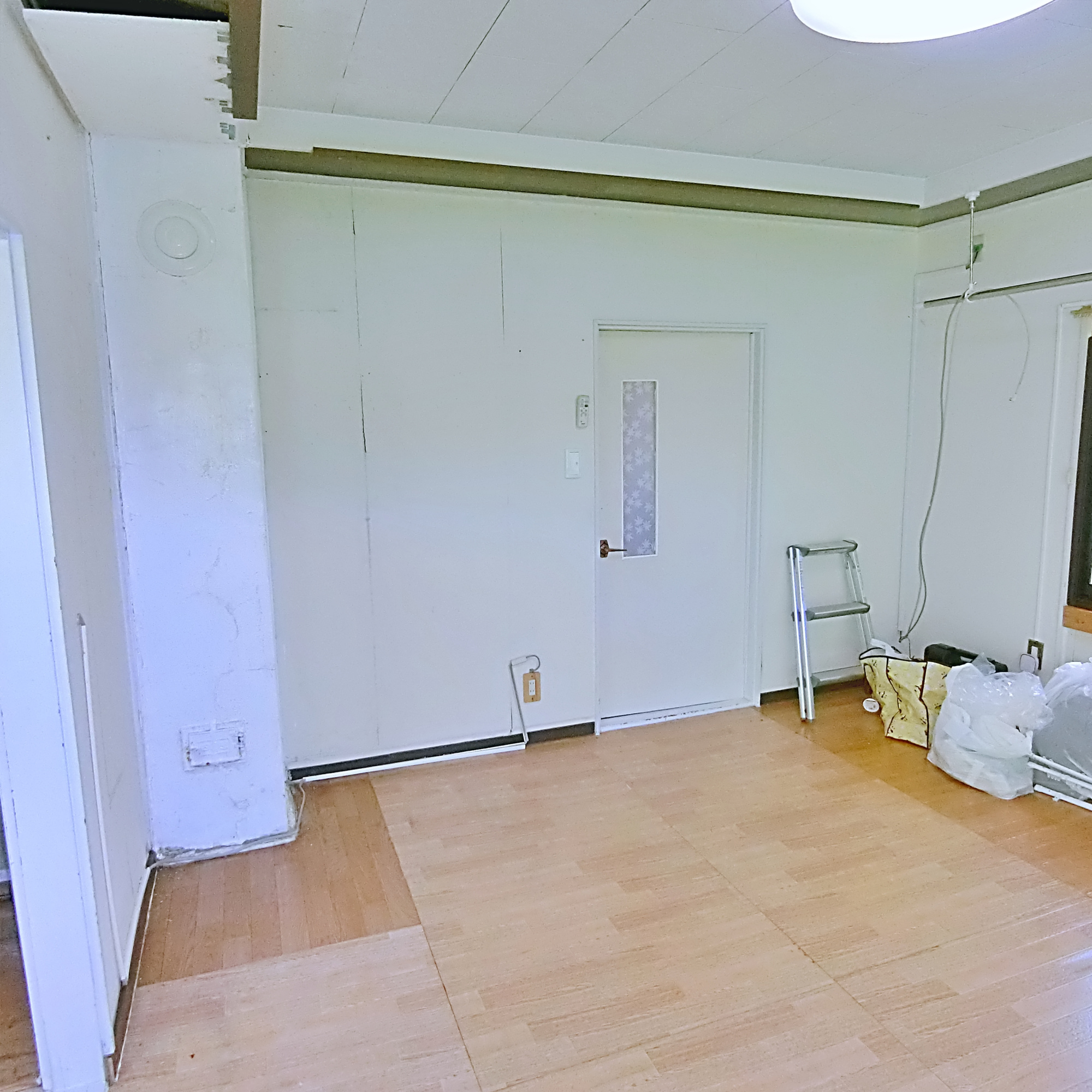 室蘭市港北町4丁目18-13　中古住宅の居間・リビング