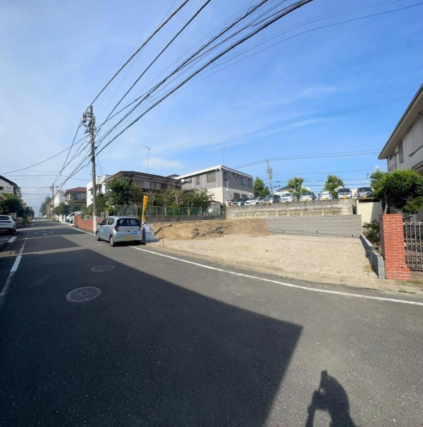  横浜市栄区桂台西２丁目 新築戸建て【仲介手数料無料】カースペース2台の前面道路含む現地写真