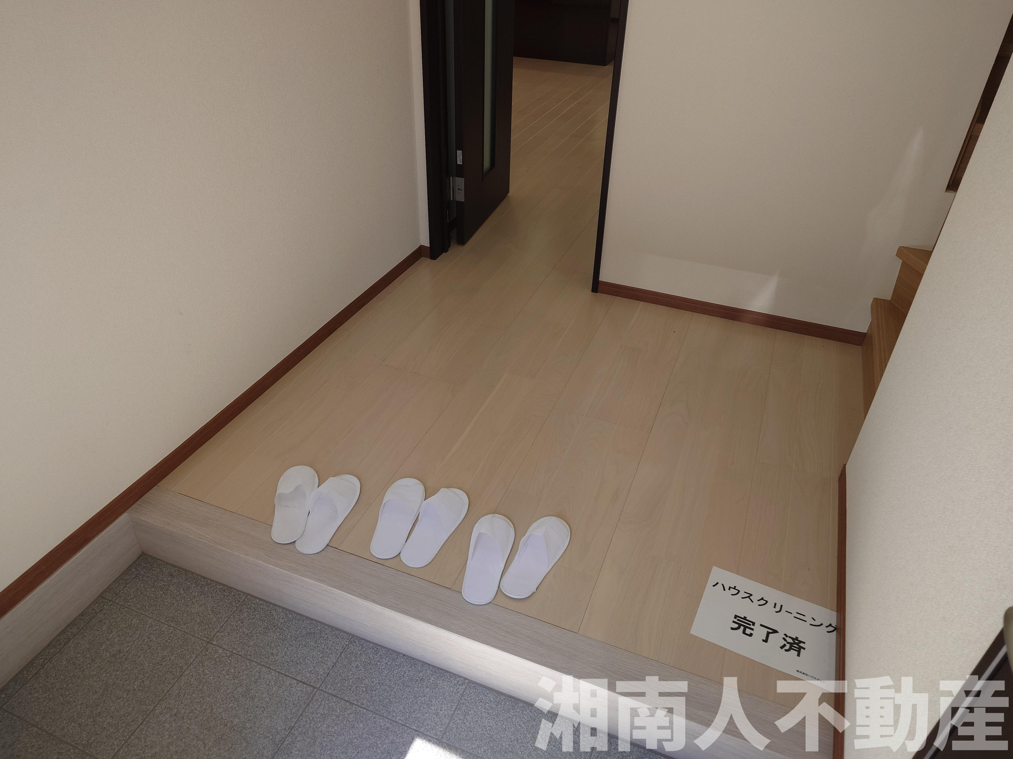 フルリノベーション！　平塚市徳延3丁目　中古戸建の玄関|きれいな玄関です