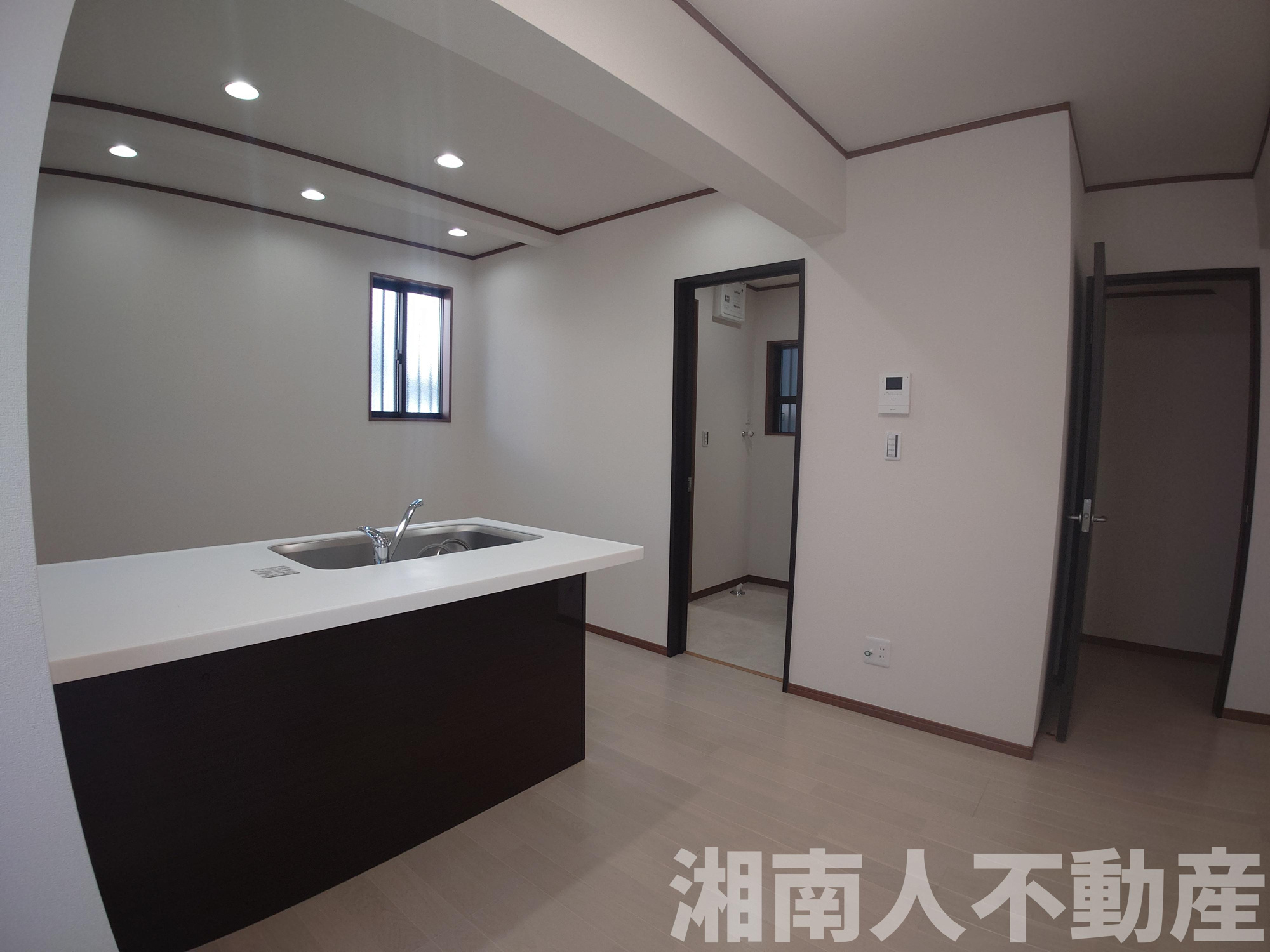 フルリノベーション！　平塚市徳延3丁目　中古戸建の居間・リビング|使いやすい居間です
