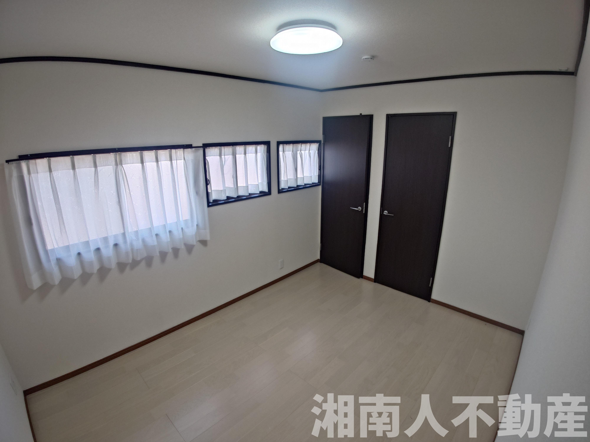 フルリノベーション！　平塚市徳延3丁目　中古戸建の洋室|きれいな洋室です