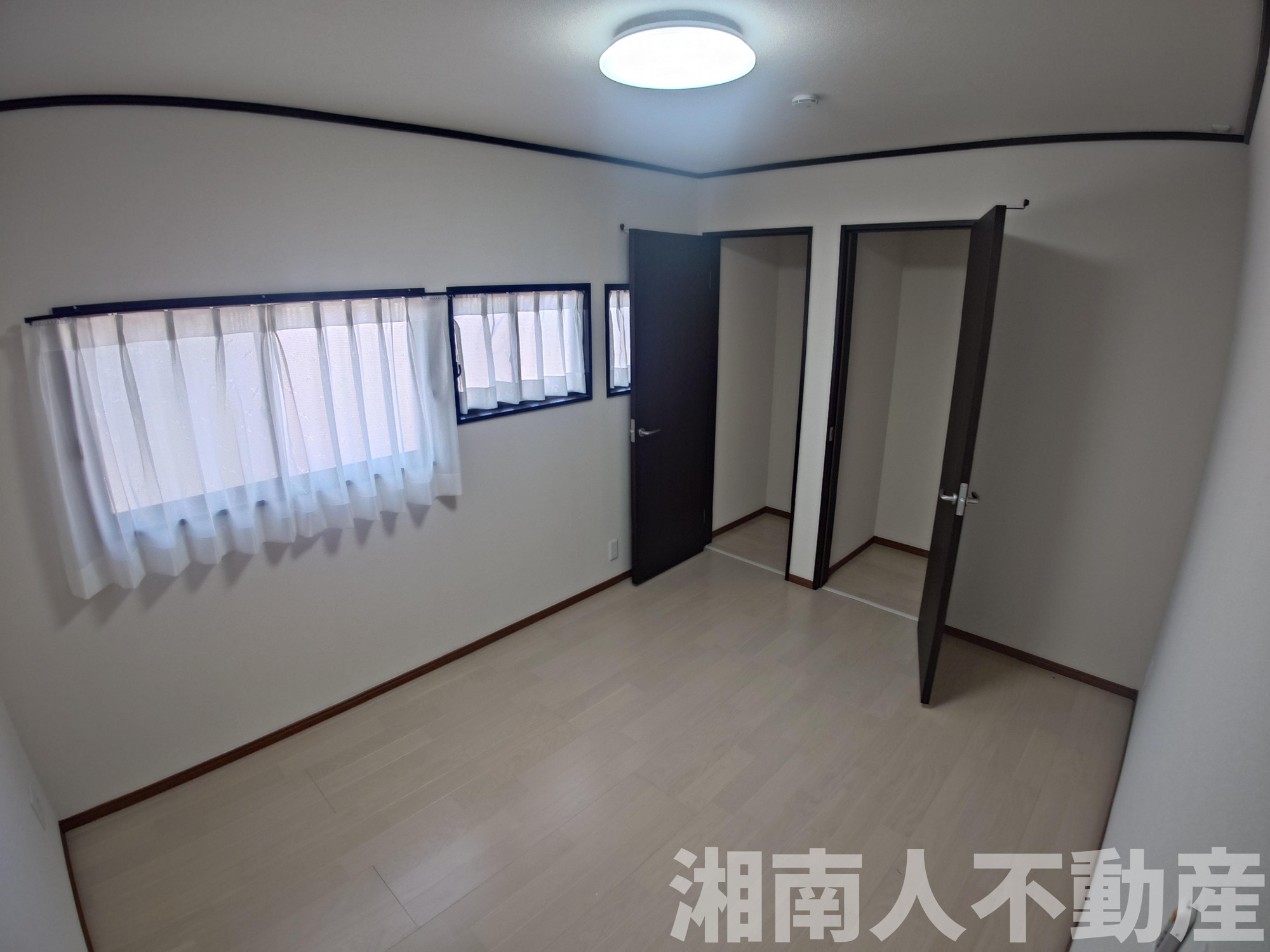 フルリノベーション！　平塚市徳延3丁目　中古戸建の洋室|落ち着いた色調の洋室です