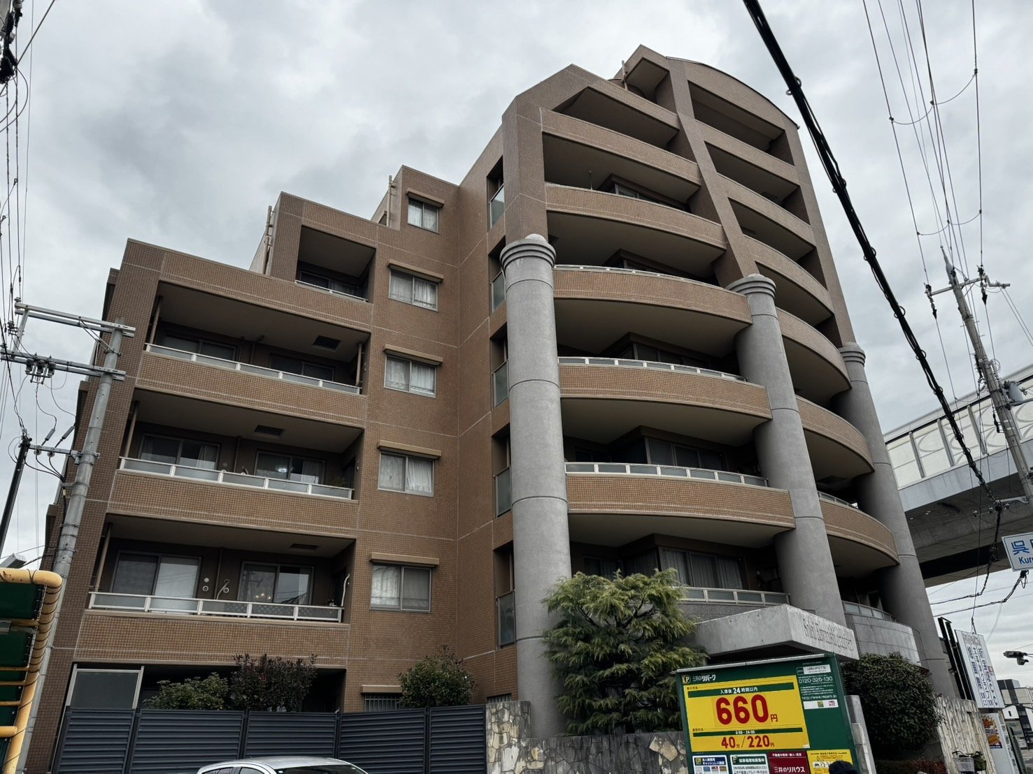 ソレイユ川西グランベールの外観