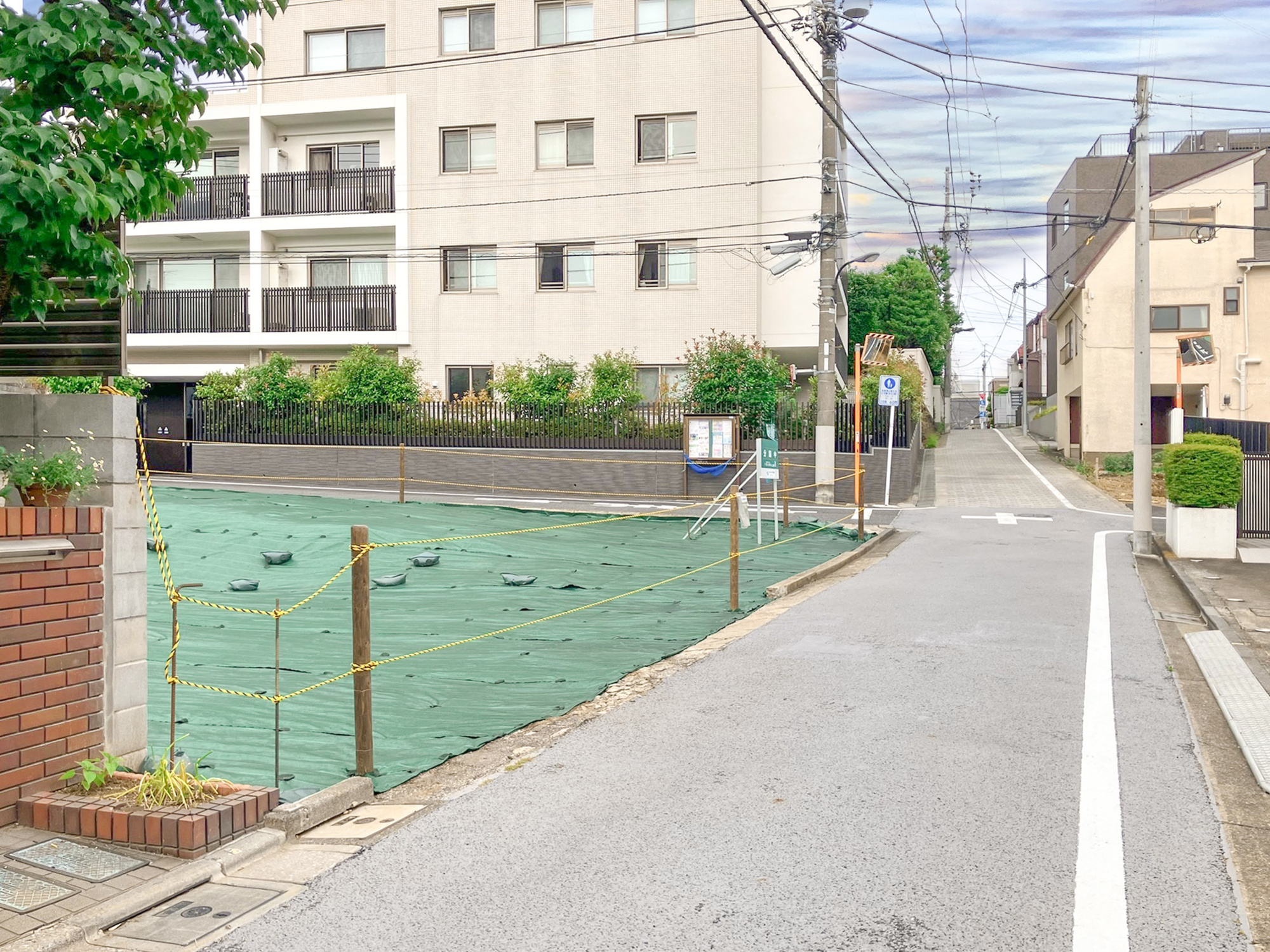 宅地分譲［新宿区矢来町］の前面道路含む現地写真