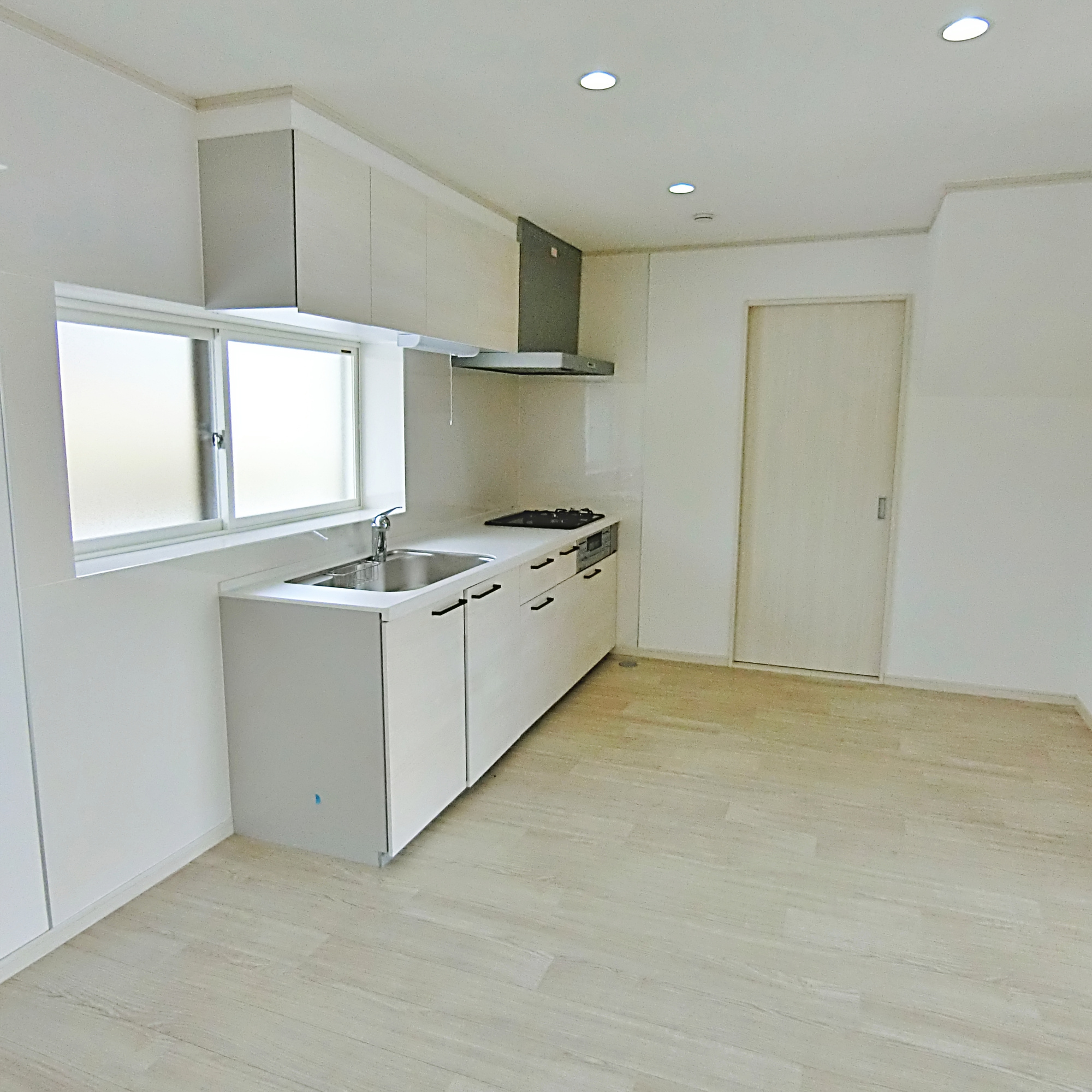 室蘭市柏木町44-23　中古住宅のキッチン