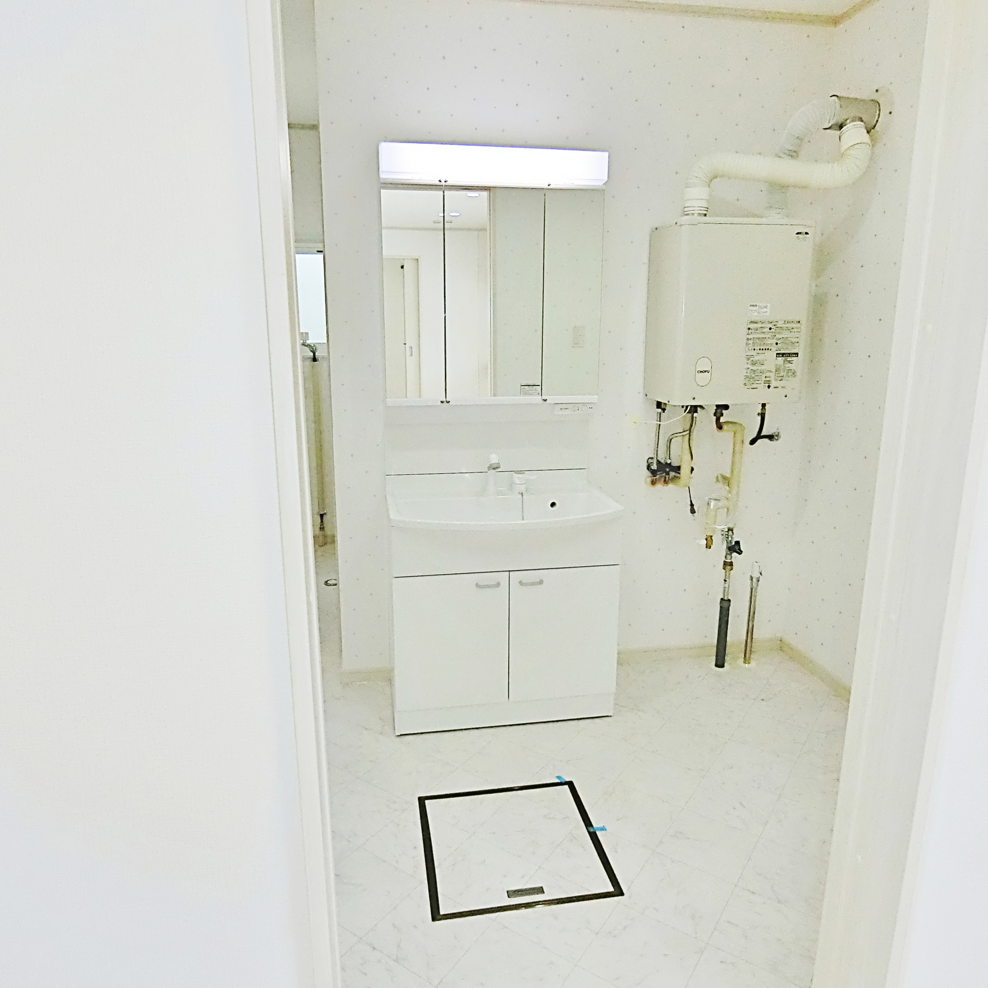 室蘭市柏木町44-23　中古住宅の独立洗面台