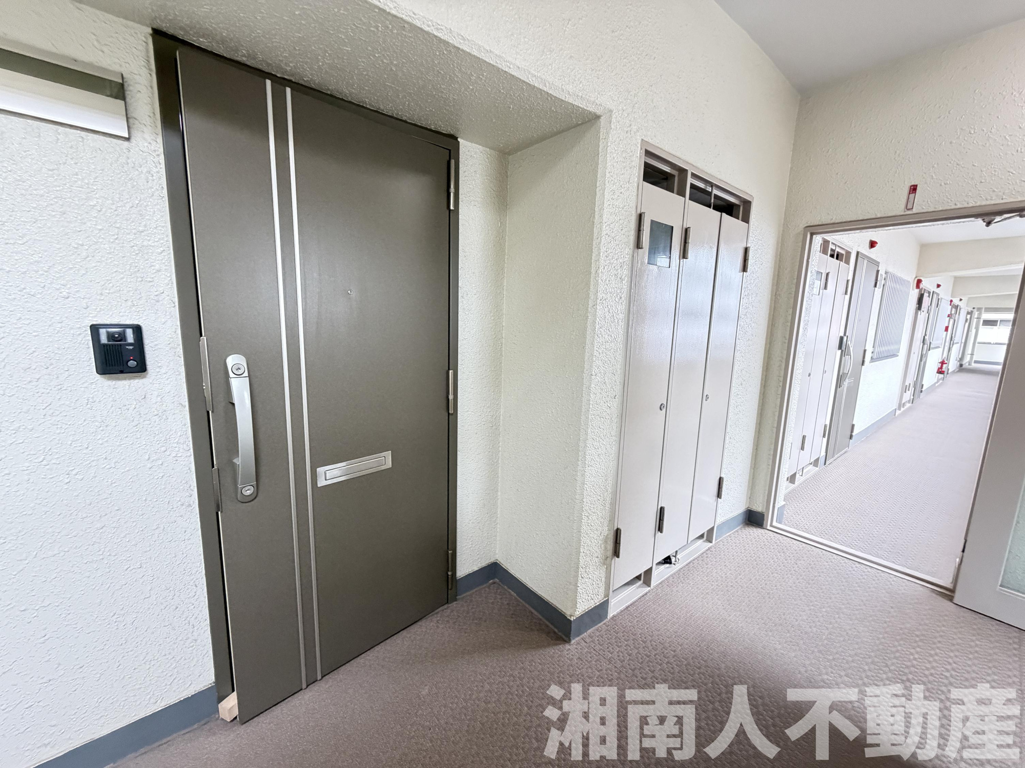 ライオンズマンション藤沢A棟の玄関|明るい玄関です