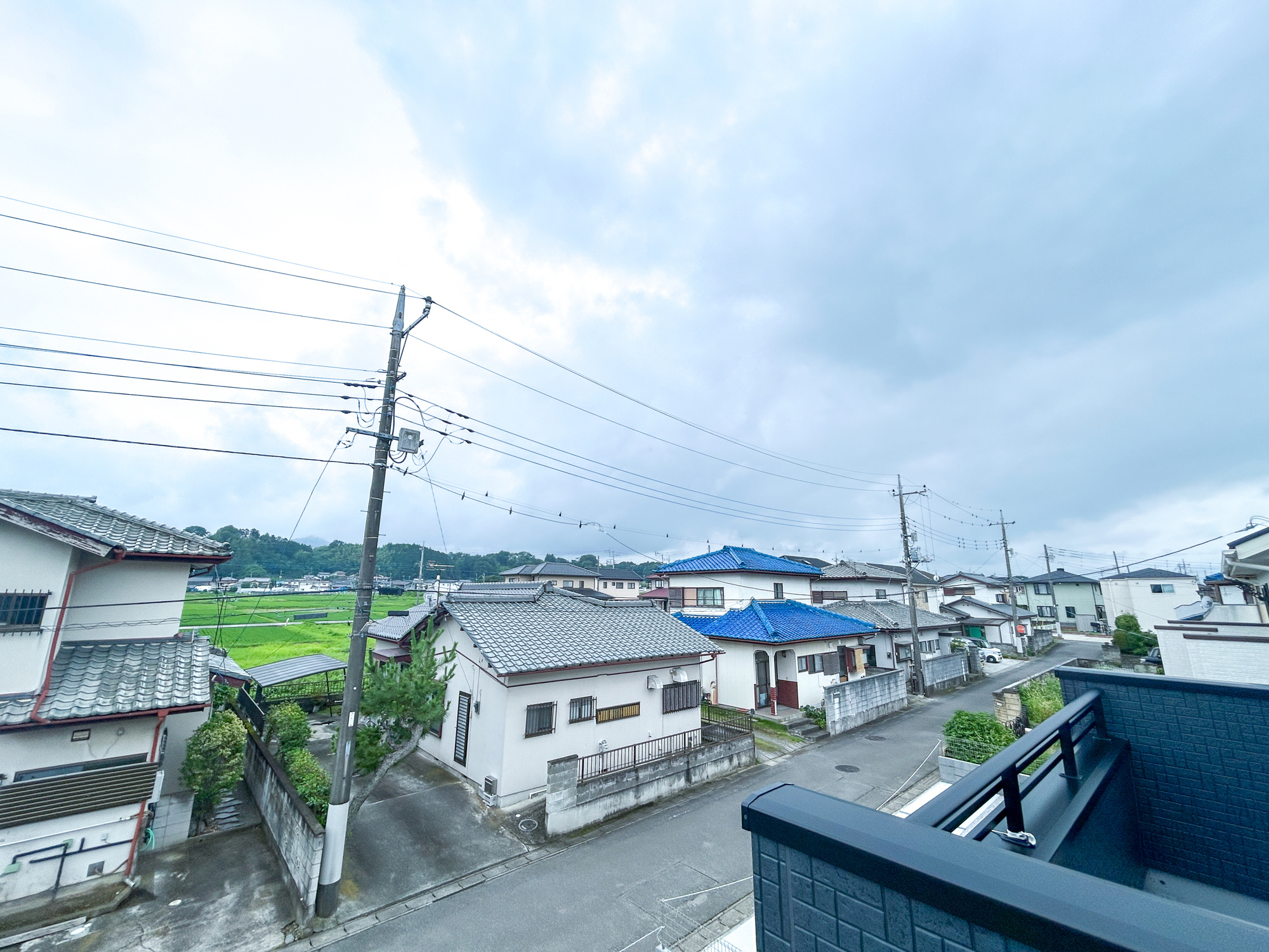 高崎市吉井町長根3期　新築住宅全1棟の展望|低層の一戸建てを中心とした街並みが整然と続き、周辺は高い建物が建っていないので、採光や開放性に恵まれ、空が広く緑の多い閑静な趣を感じる環境です。