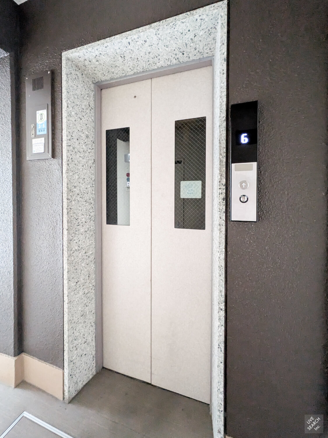 甲南第10兵庫コーポラスのその他共用部分|上下の移動が便利なエレベーターの乗り口です。