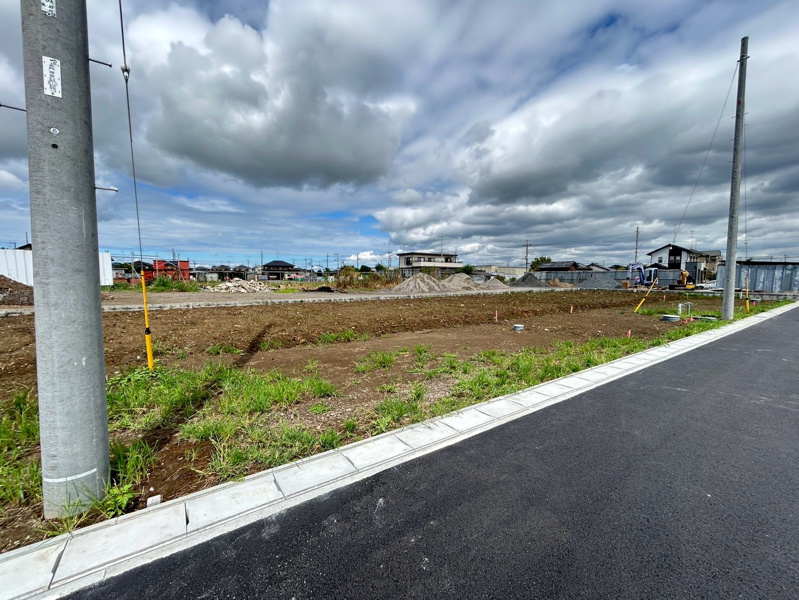 2号棟　前面道路含む現地写真（2026/09/05撮影）
