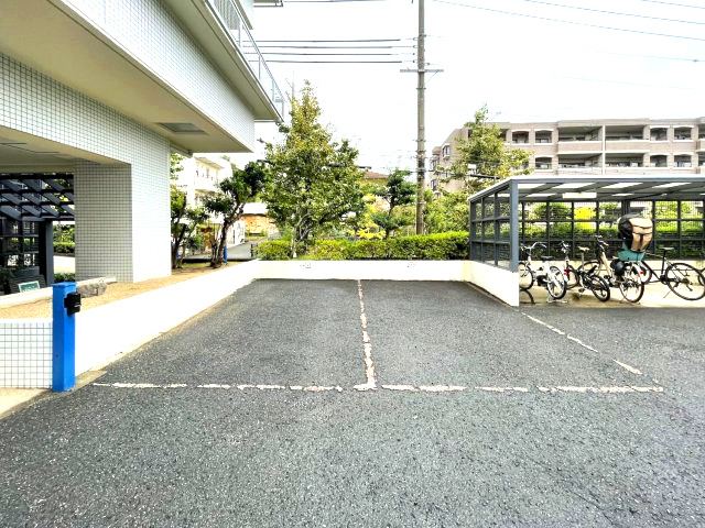 ヴェルドール芦屋の駐車場