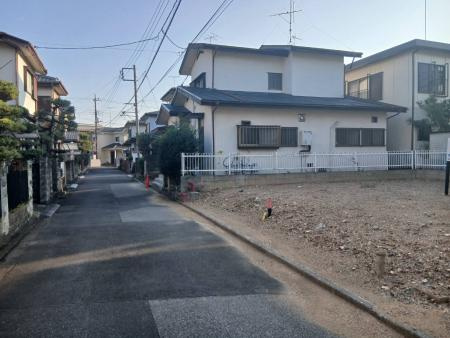 肥塚　前面道路含む現地写真