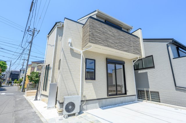 横浜市港南区大久保3丁目 新築戸建て【仲介手数料無料】カースペース2台の外観
