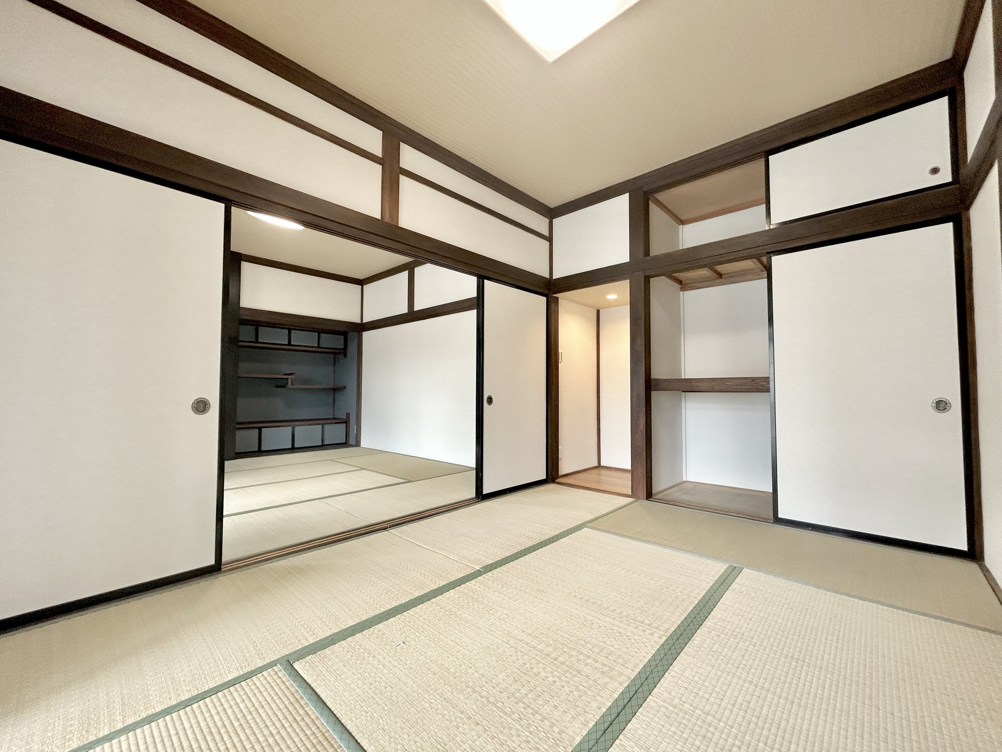 伊勢崎市境百々東　中古住宅の和室|畳の上でゆったりくつろげ、落ち着いた和の空間を楽しめます♪