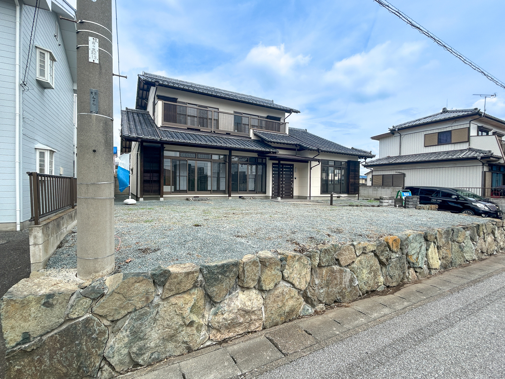伊勢崎市境百々東　中古住宅の庭|アレンジできるほどの十分な広さのお庭。芝生や記念樹など施工するも良いですがお子様と遊べるスペースがあるのが一番うれしいですね(^^♪