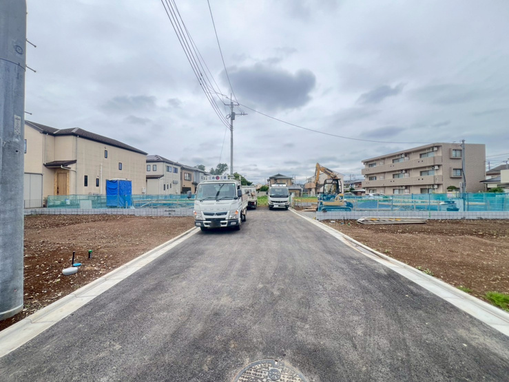 【坂戸市鎌倉町3号棟 前面道路写真】幅員6.0ｍございます！(2026.05.23撮影)