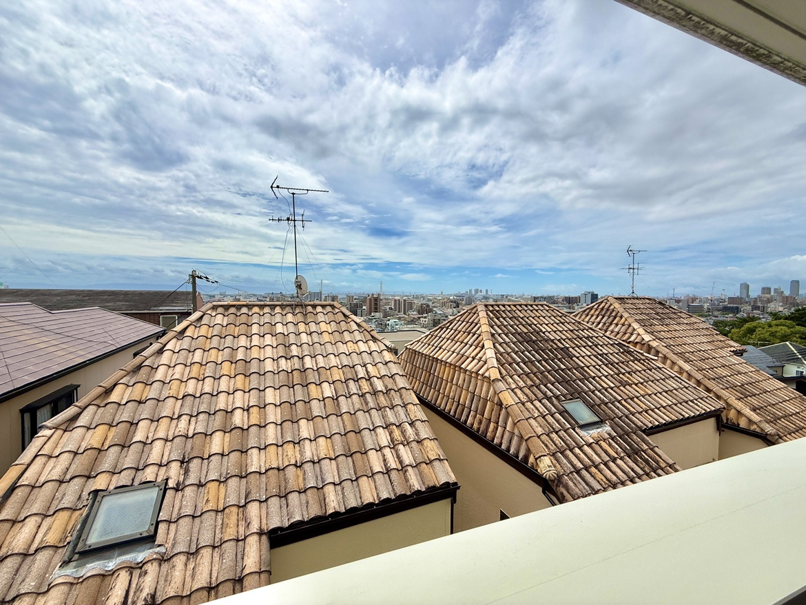 森北町5丁目戸建の展望|南側三階バルコニーから撮影。開放的な街並み。爽やかな風とともに、日常のちょっとした癒しをもたらします。