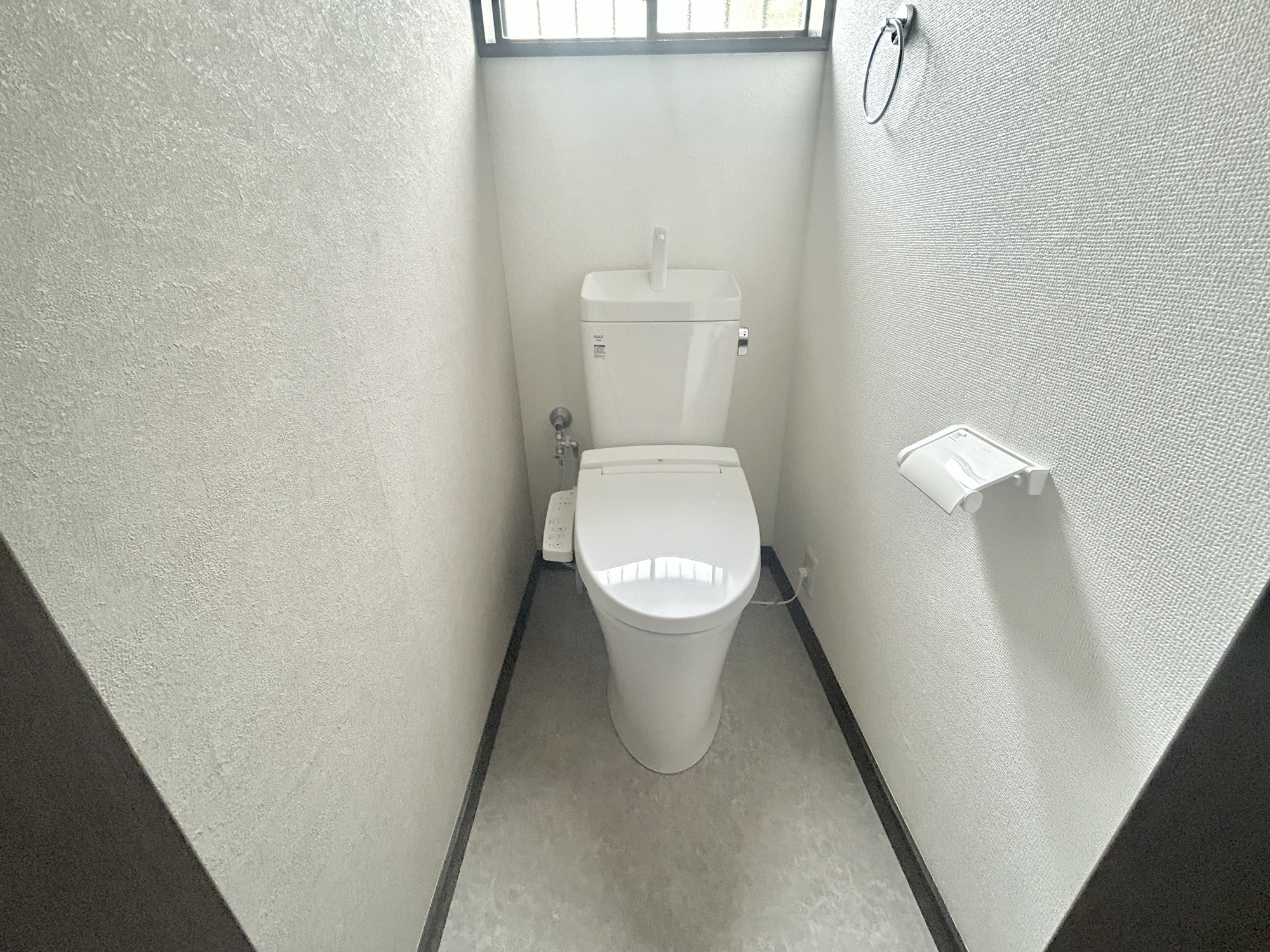 前橋市富士見町1期　中古物件のトイレ|換気用に換気扇はもちろん、窓も着いているので常に快適ですね♪